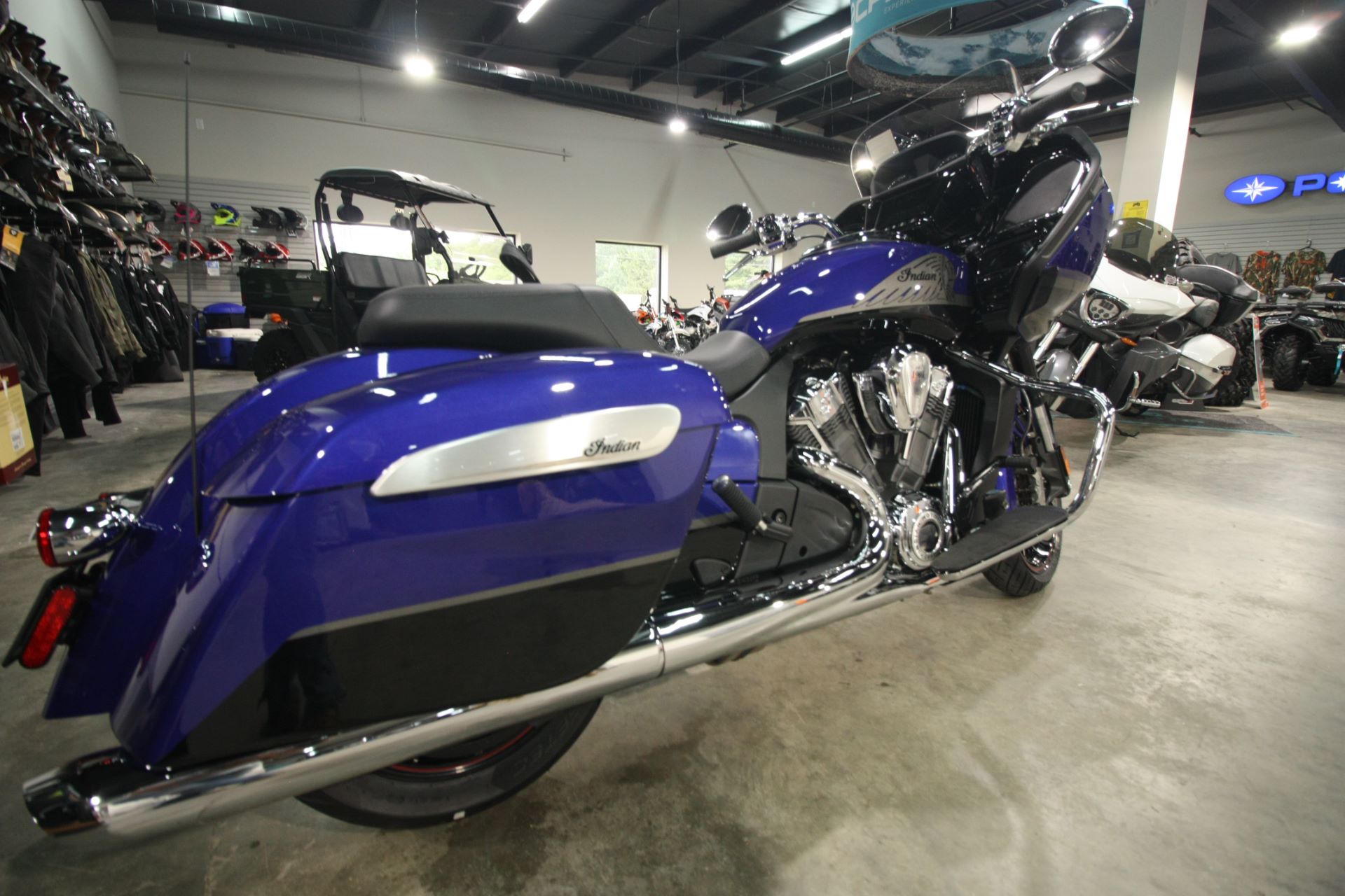 2022 Indian Challenger® Limited in Greer, South Carolina - Photo 25