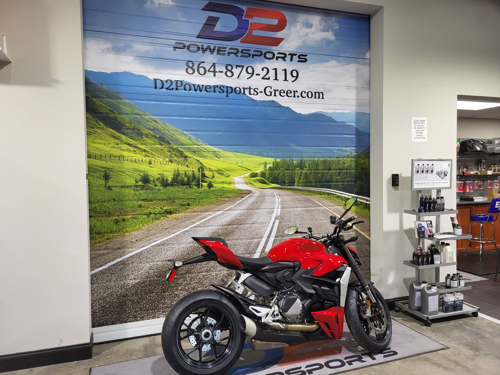 2024 Ducati Streetfighter V2 in Greer, South Carolina - Photo 2