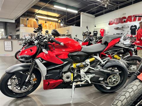 2024 Ducati Streetfighter V2 in Greer, South Carolina - Photo 3