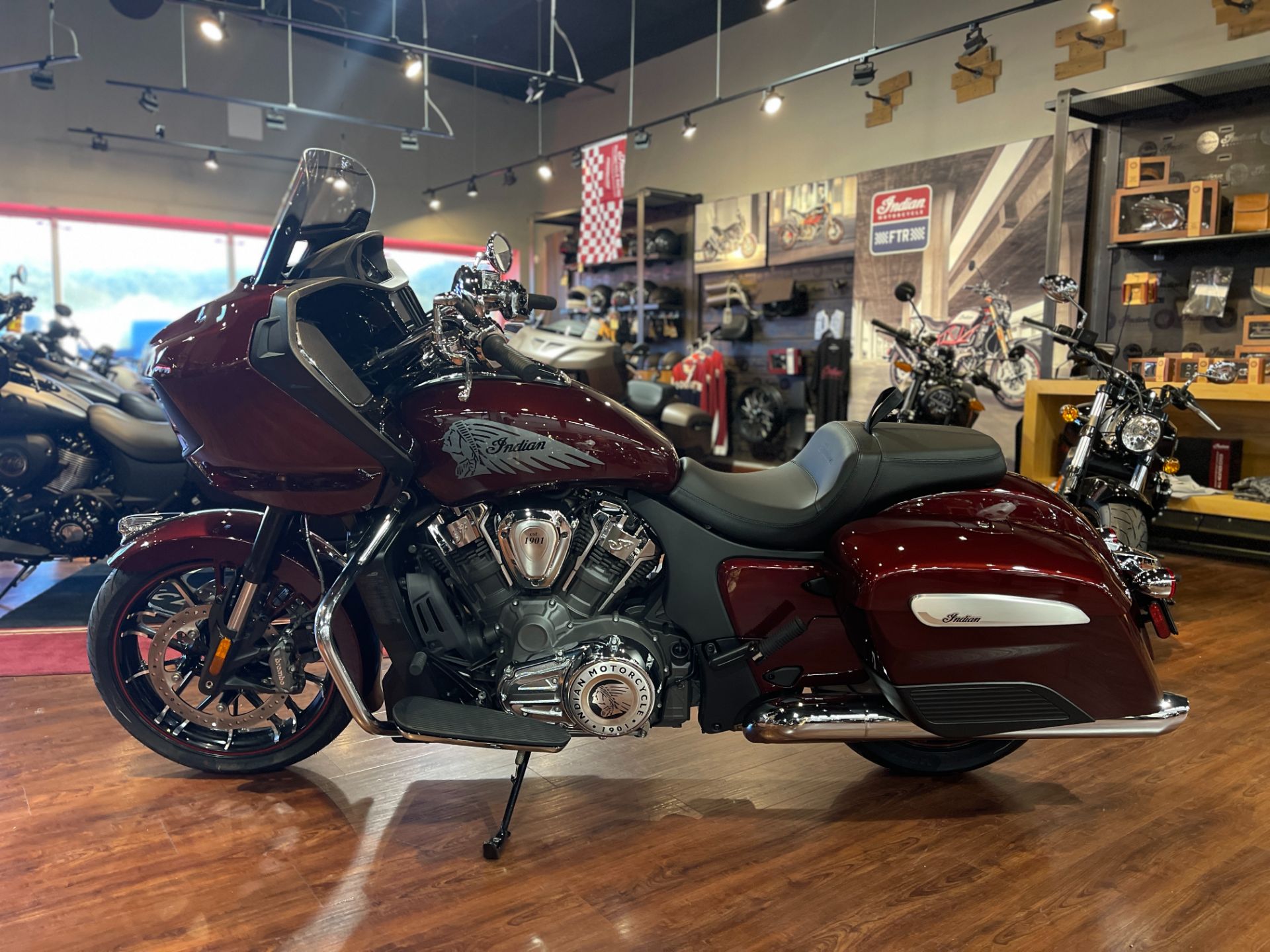 2022 Indian Motorcycle Challenger® Limited in Greer, South Carolina - Photo 6