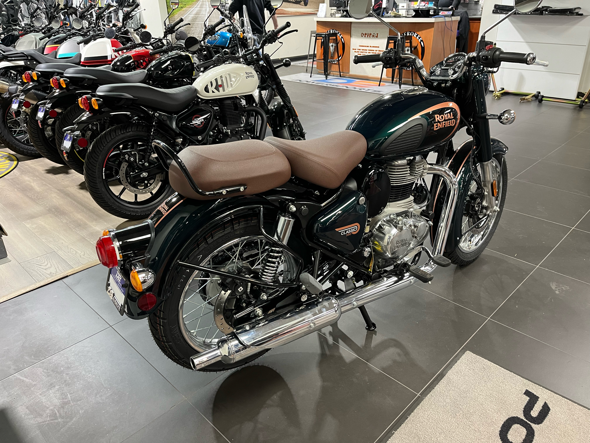 2023 Royal Enfield Classic 350 in Greer, South Carolina - Photo 5