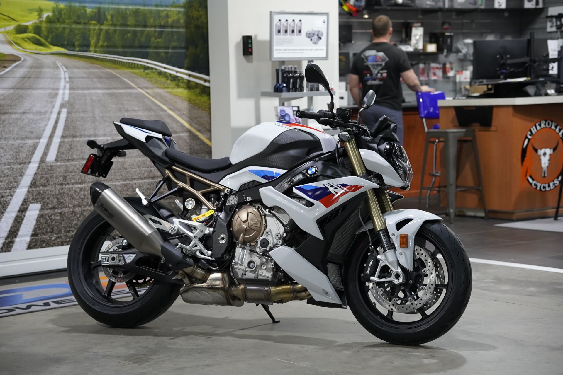 2024 BMW S 1000 R in Greer, South Carolina - Photo 2