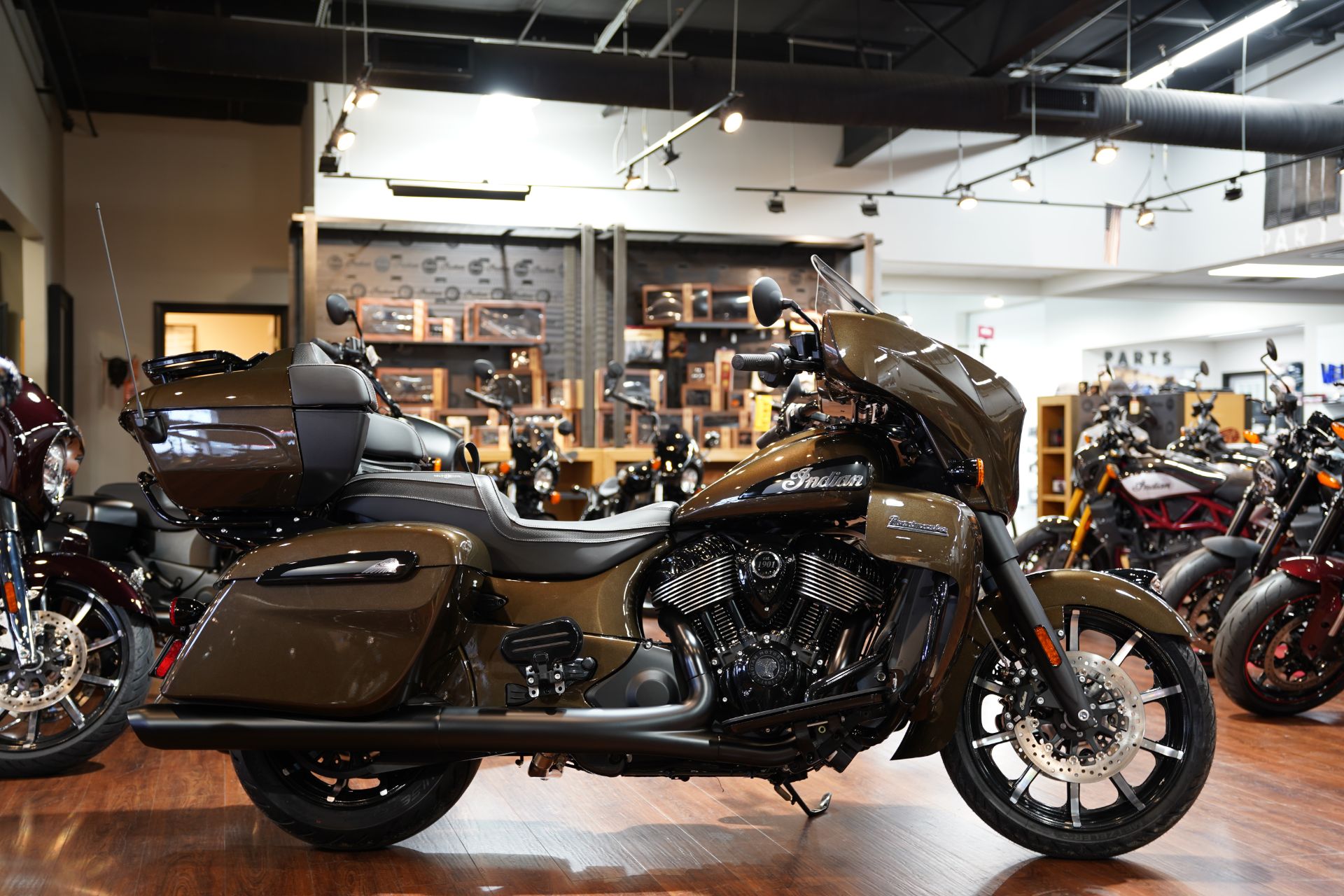 2023 Indian Motorcycle Roadmaster® Dark Horse® in Greer, South Carolina - Photo 1