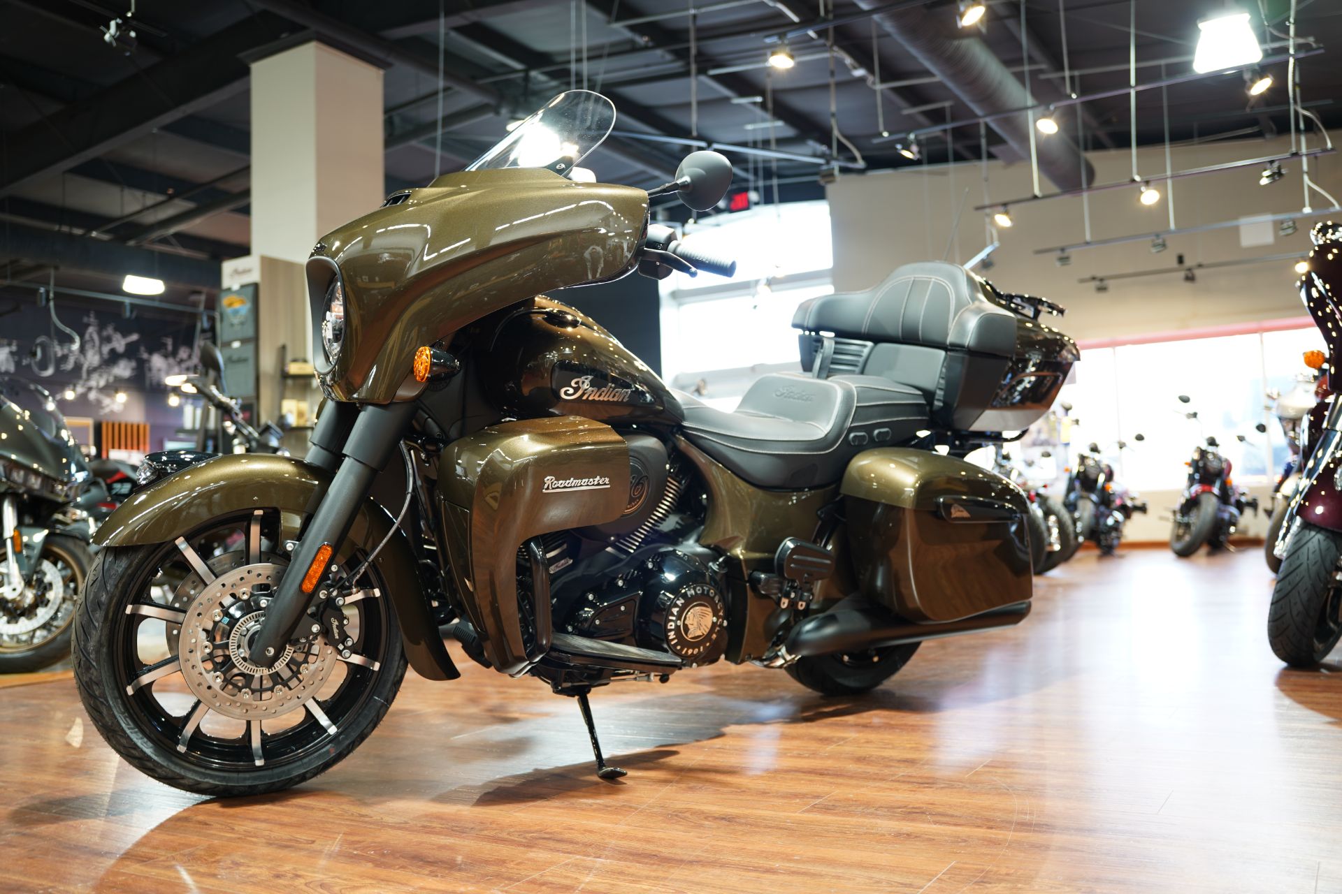 2023 Indian Motorcycle Roadmaster® Dark Horse® in Greer, South Carolina - Photo 4