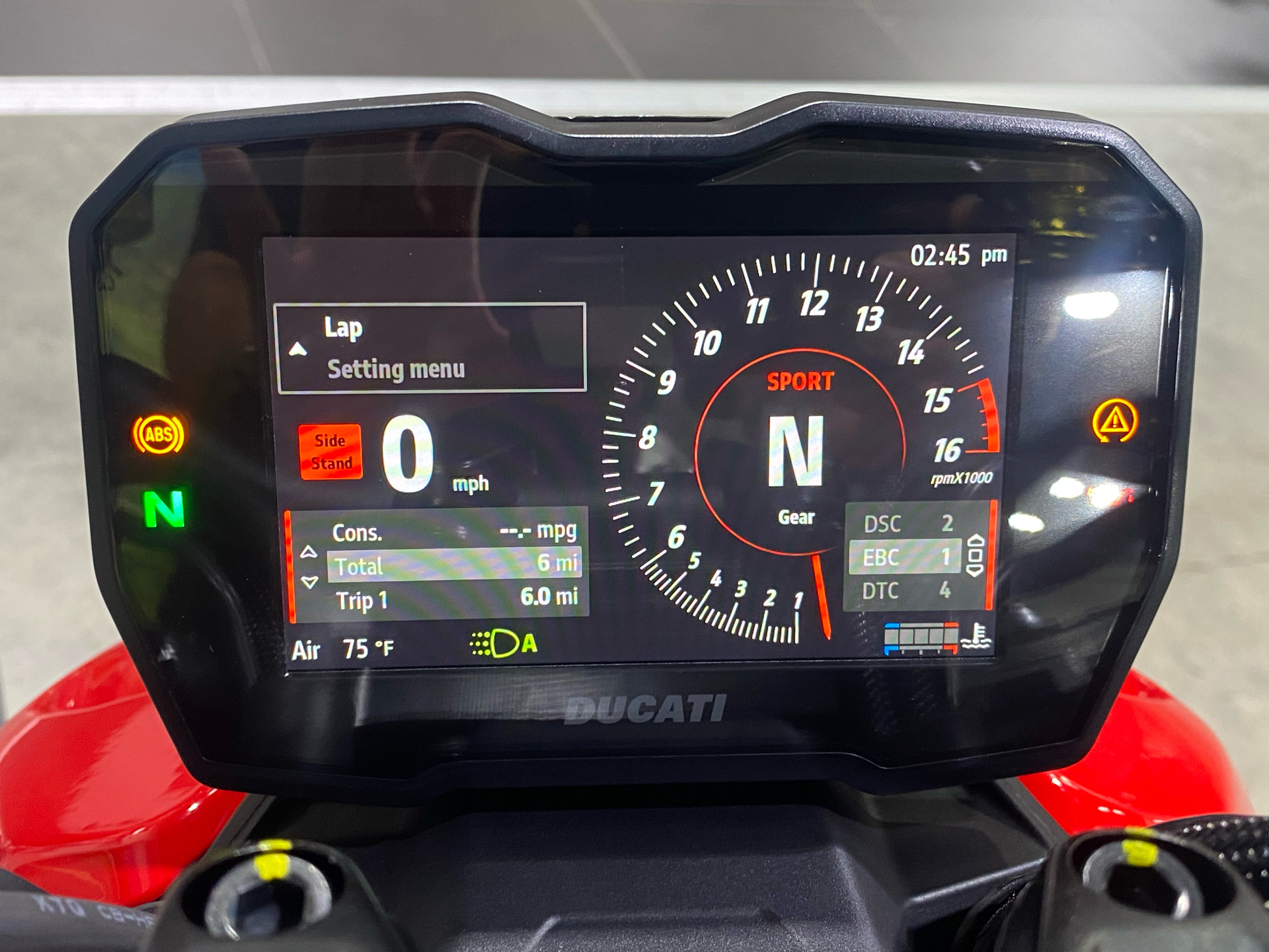 2024 Ducati Streetfighter V4 in Greer, South Carolina - Photo 11