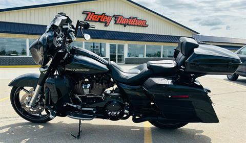 2017 Harley-Davidson STREET GLIDE CVO in Chariton, Iowa - Photo 5