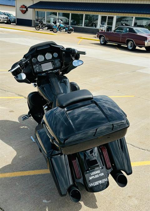 2017 Harley-Davidson STREET GLIDE CVO in Chariton, Iowa - Photo 4