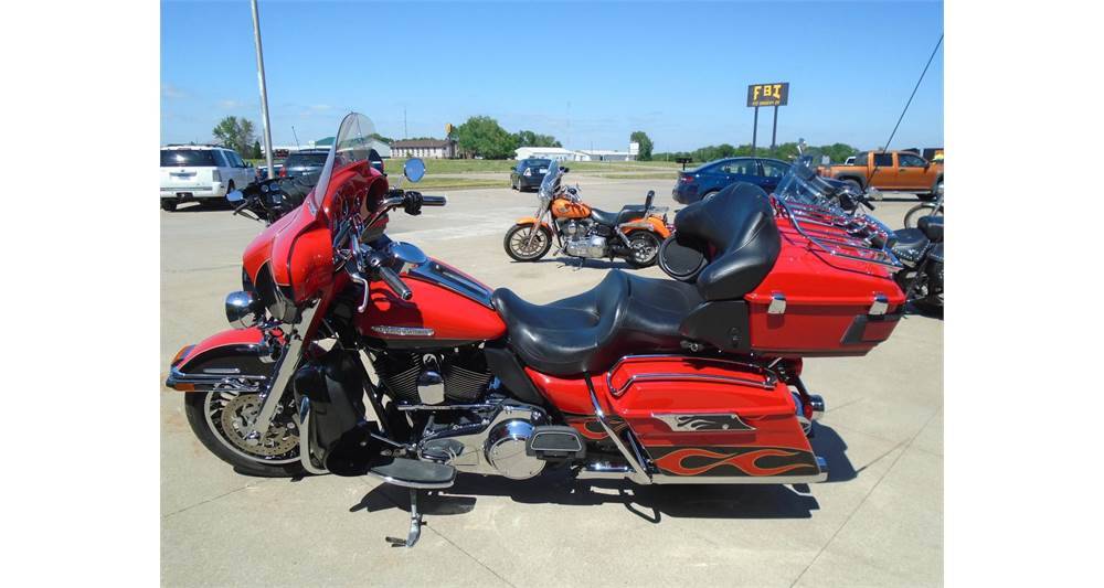 2010 Harley-Davidson Electra Glide® Ultra Limited in Chariton, Iowa - Photo 4