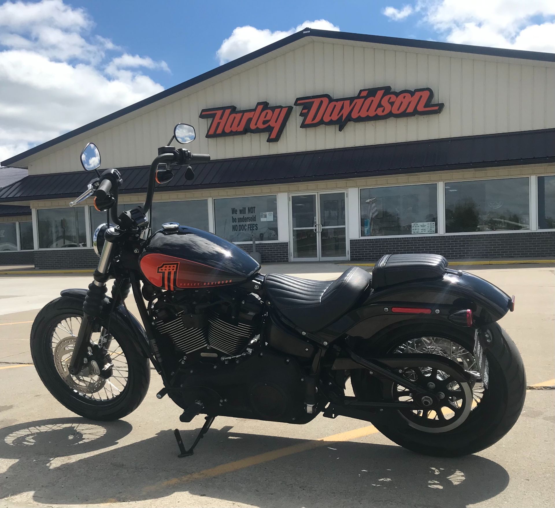 2021 Harley-Davidson STREET BOB 114 in Chariton, Iowa - Photo 5