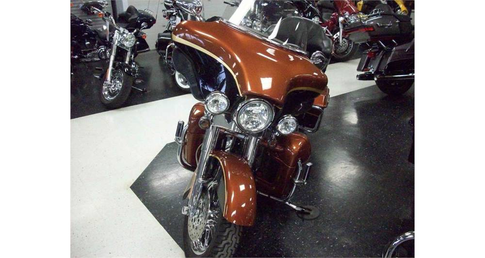 2008 Harley-Davidson CVO™ Screamin' Eagle® Ultra Classic® Electra Glide® in Chariton, Iowa - Photo 2