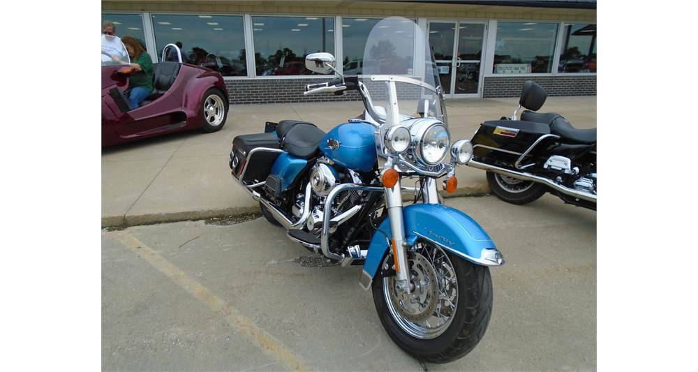 2011 Harley-Davidson Road King® Classic in Chariton, Iowa - Photo 8
