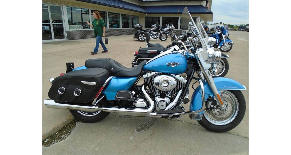 2011 Harley-Davidson Road King® Classic in Chariton, Iowa - Photo 1