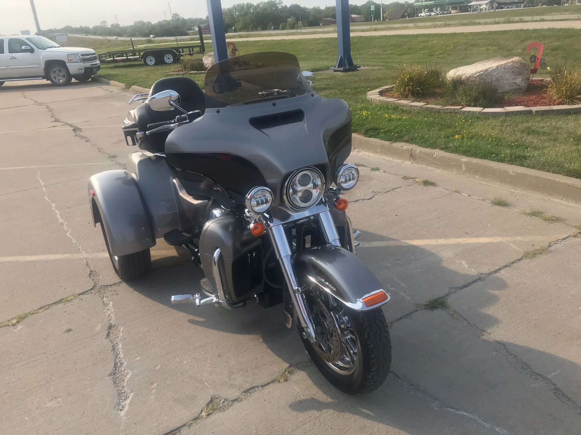 2016 Harley-Davidson TRI GLIDE in Chariton, Iowa - Photo 2