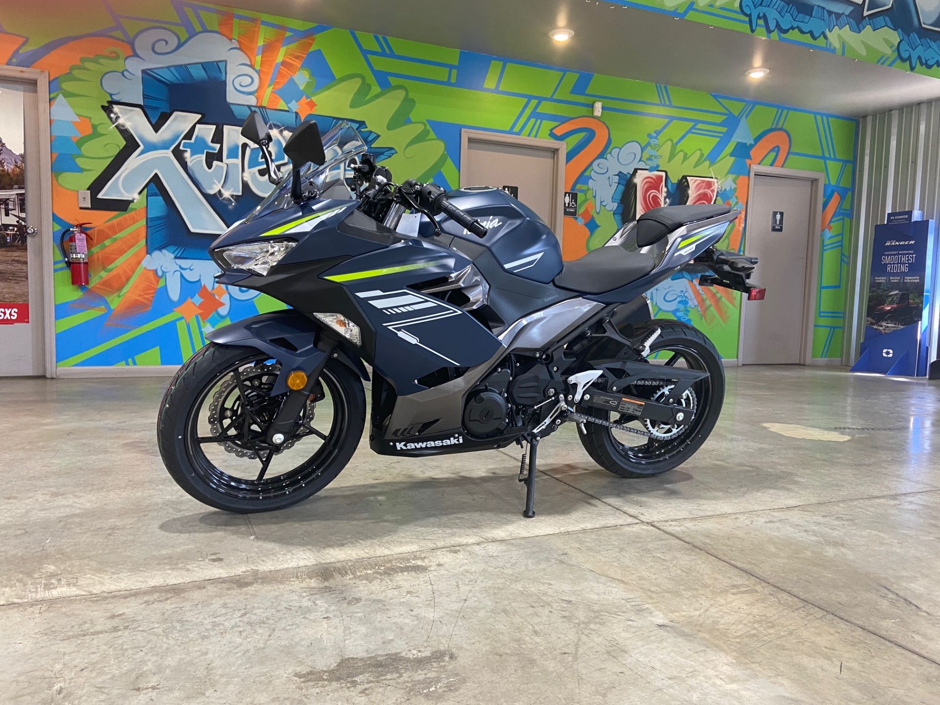 2022 Kawasaki Ninja 400 in Claysville, Pennsylvania - Photo 2