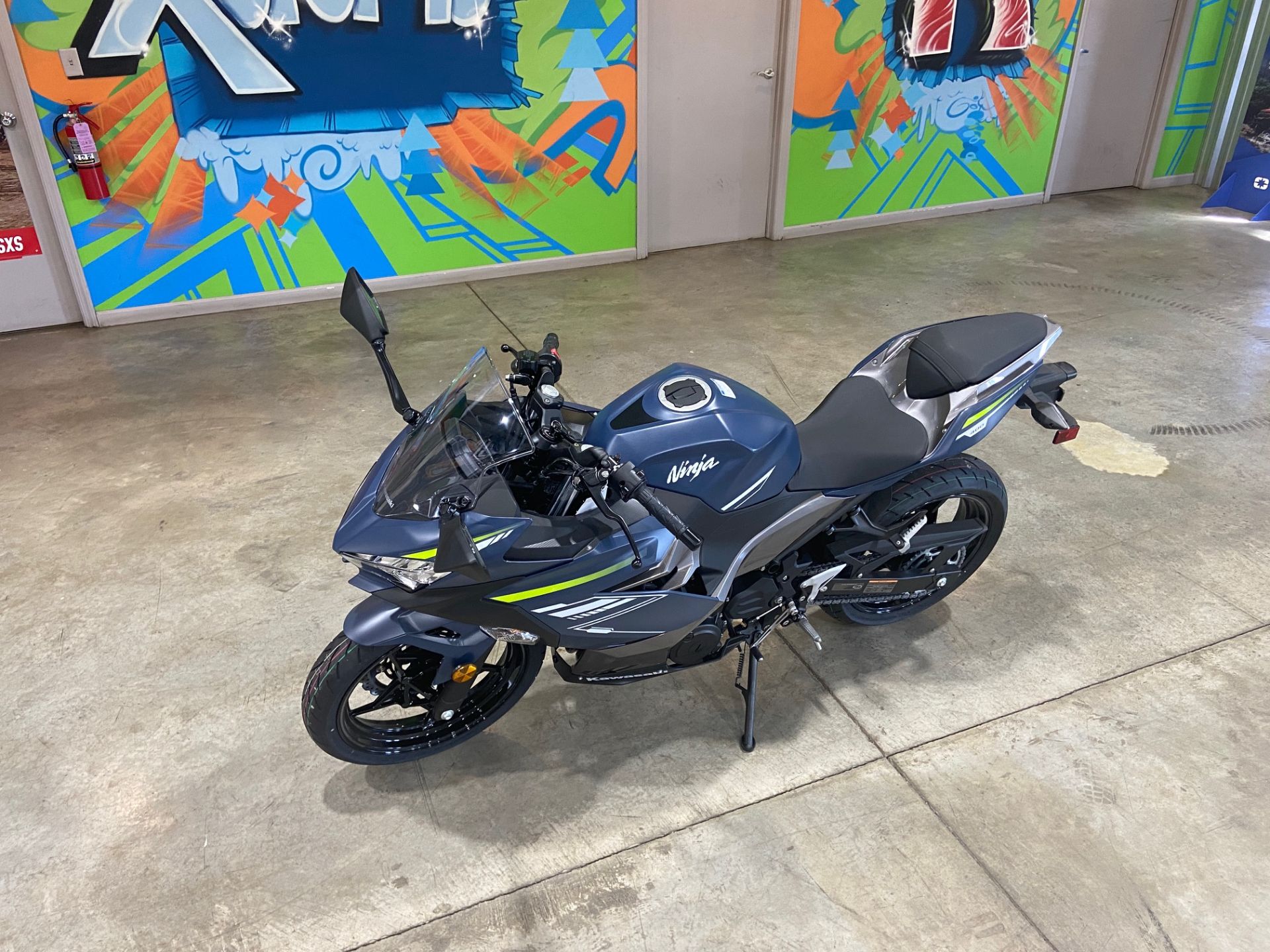 2022 Kawasaki Ninja 400 in Claysville, Pennsylvania - Photo 3