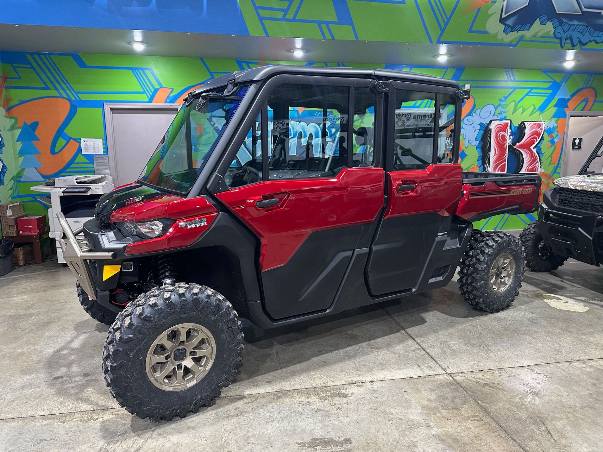 2024 Can-Am Defender MAX Limited in Claysville, Pennsylvania - Photo 2