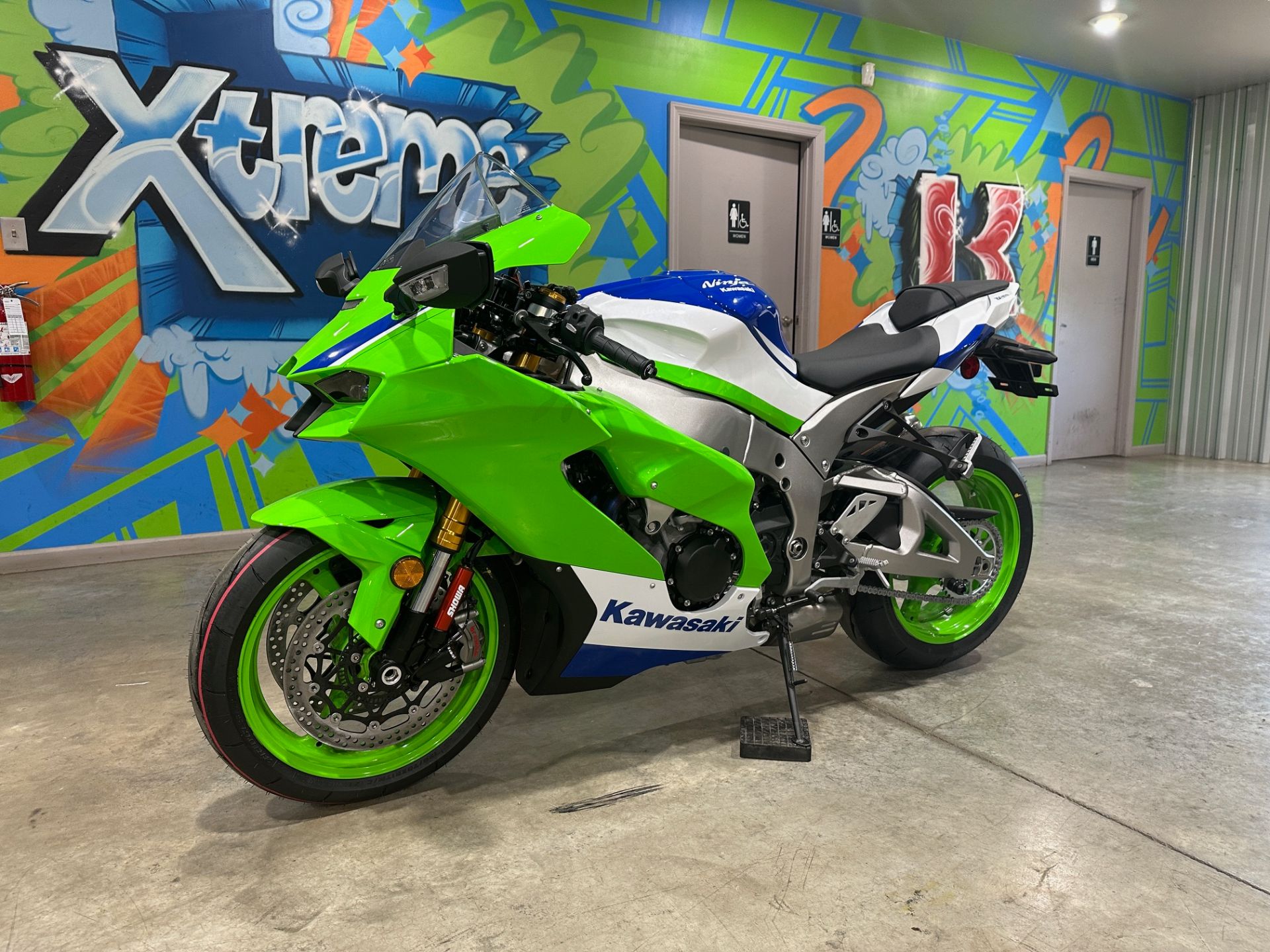 2024 Kawasaki Ninja ZX-10R 40th Anniversary Edition ABS in Claysville, Pennsylvania - Photo 4