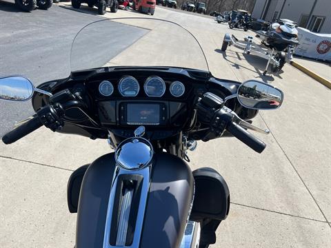 2017 Harley-Davidson Ultra Limited in Mason City, Iowa - Photo 5
