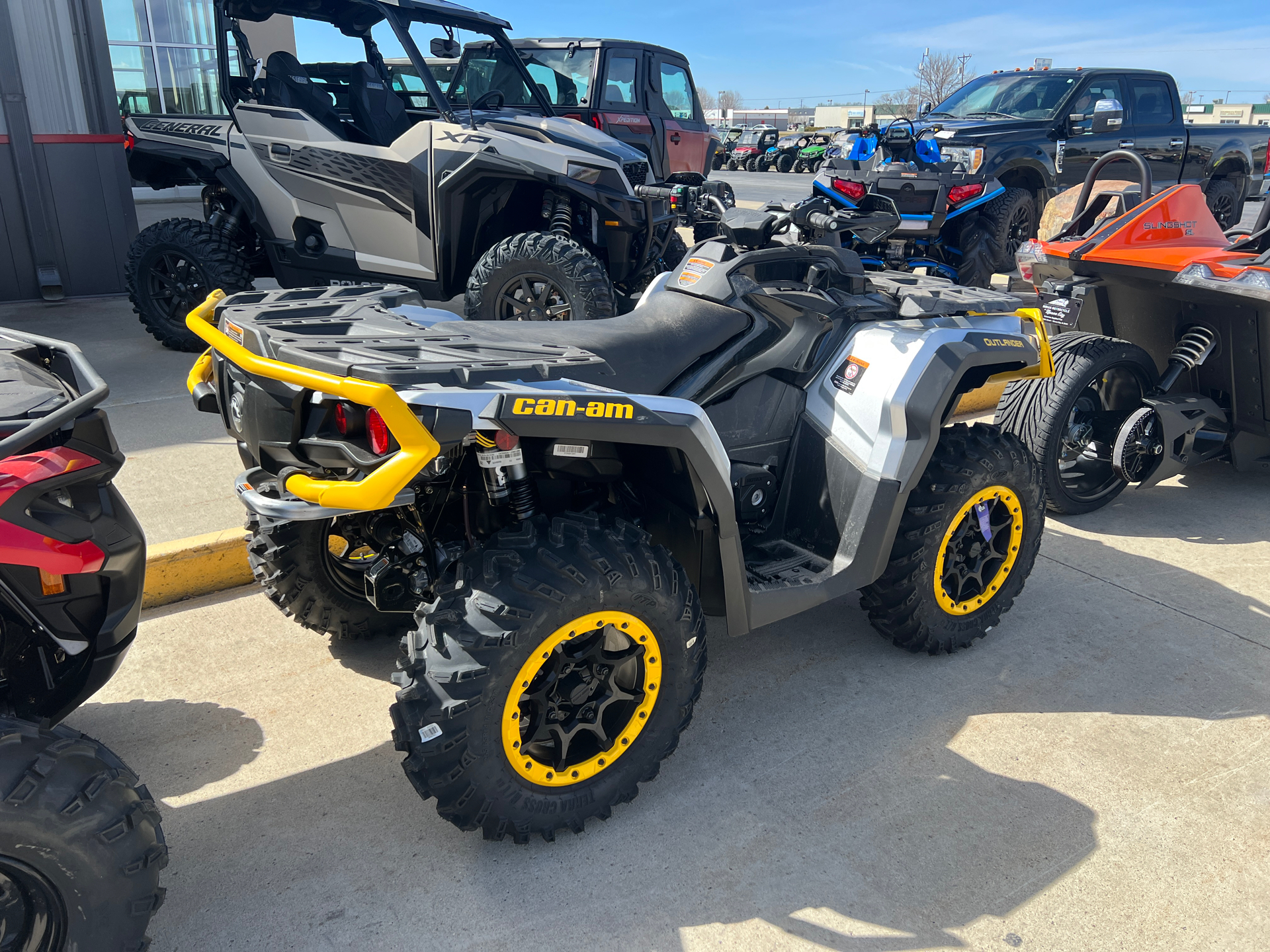 2024 Can-Am Outlander XT-P 850 in Mason City, Iowa - Photo 3