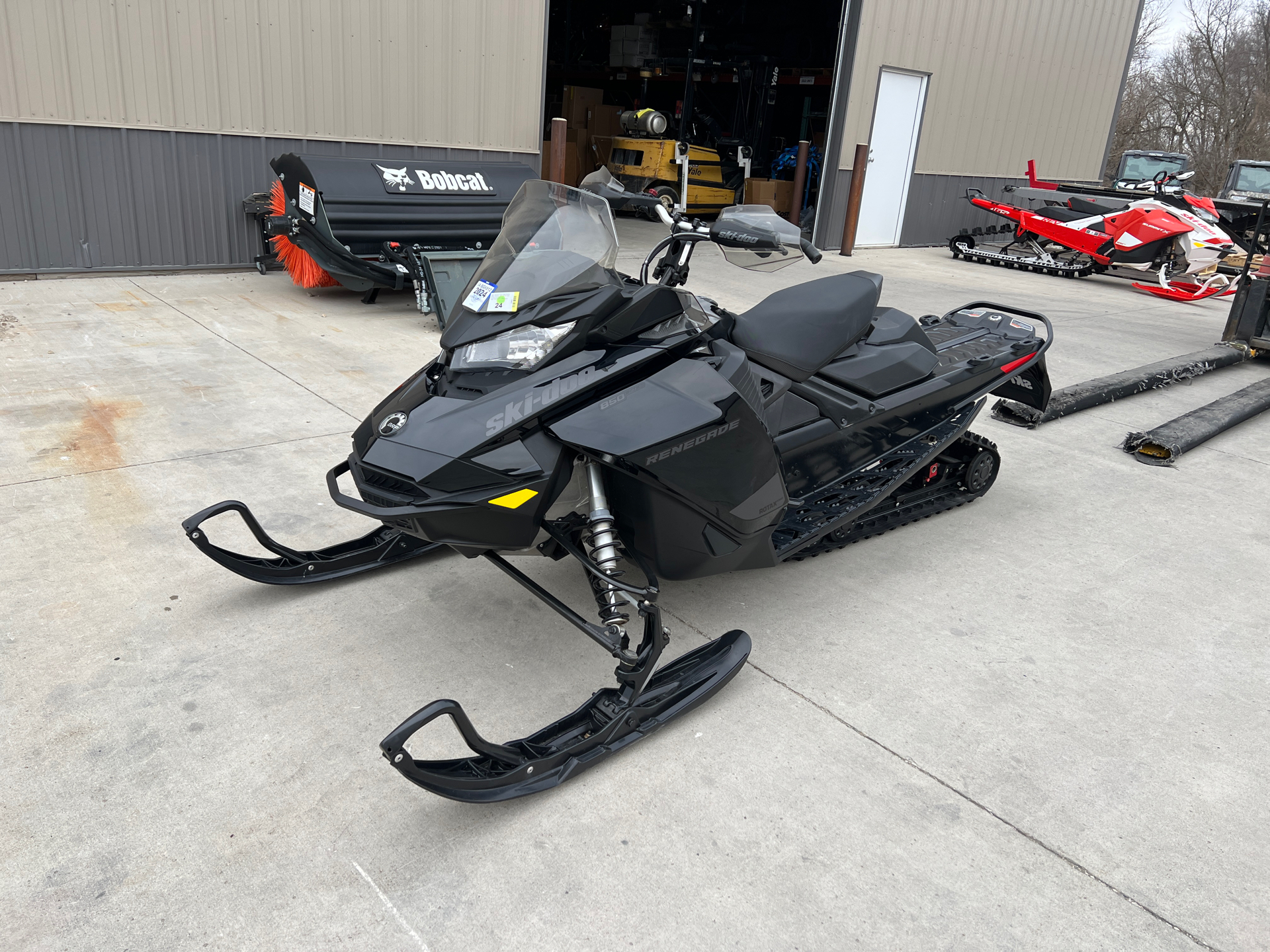 2021 Ski-Doo Renegade Adrenaline 850 E-TEC ES RipSaw 1.25 in Mason City, Iowa - Photo 2