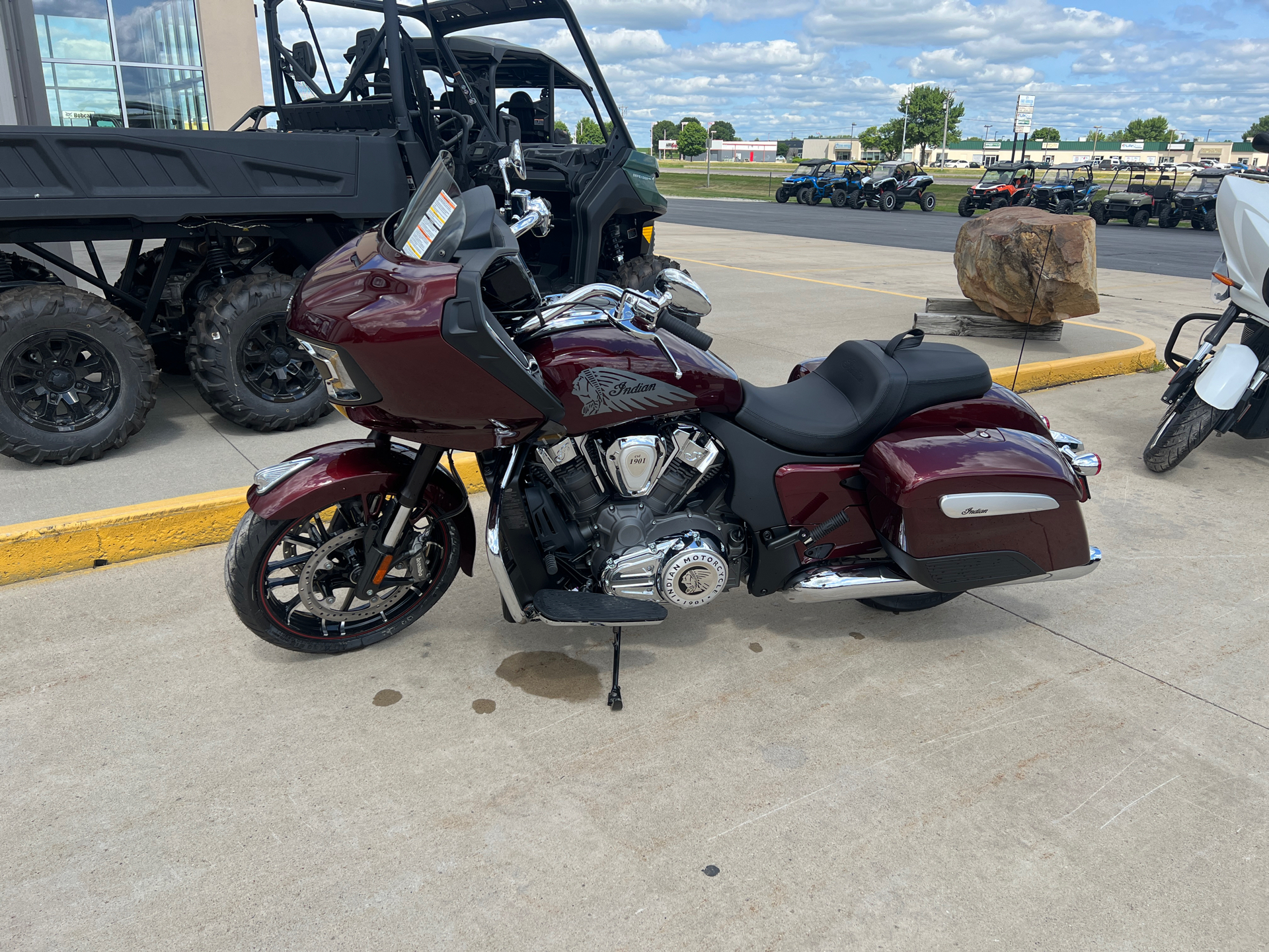 2022 Indian Motorcycle Challenger® Limited in Mason City, Iowa - Photo 1