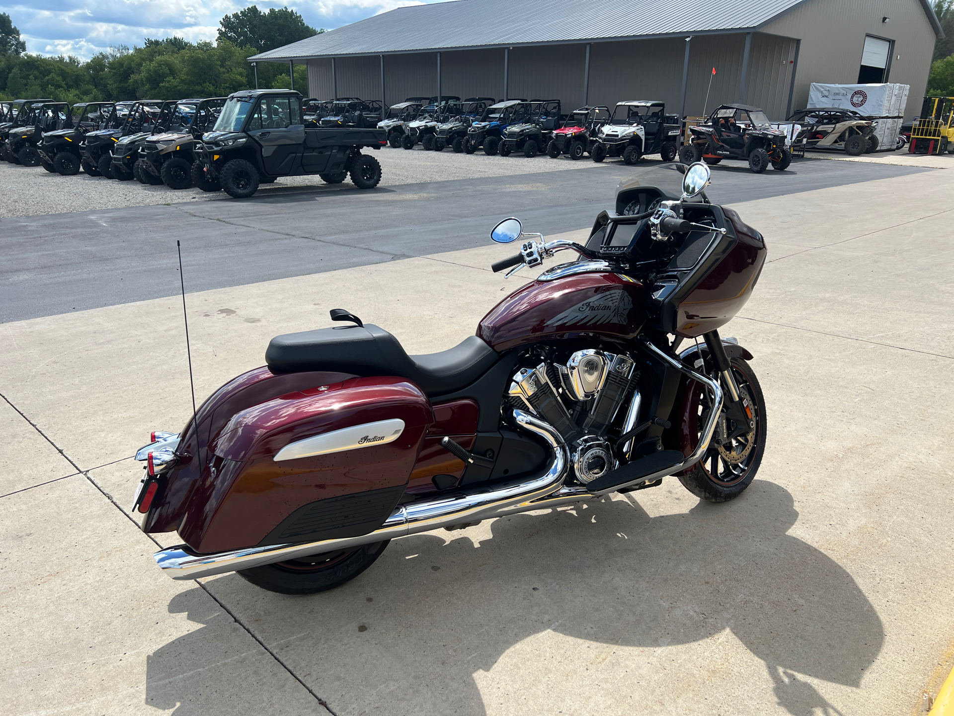 2022 Indian Motorcycle Challenger® Limited in Mason City, Iowa - Photo 2