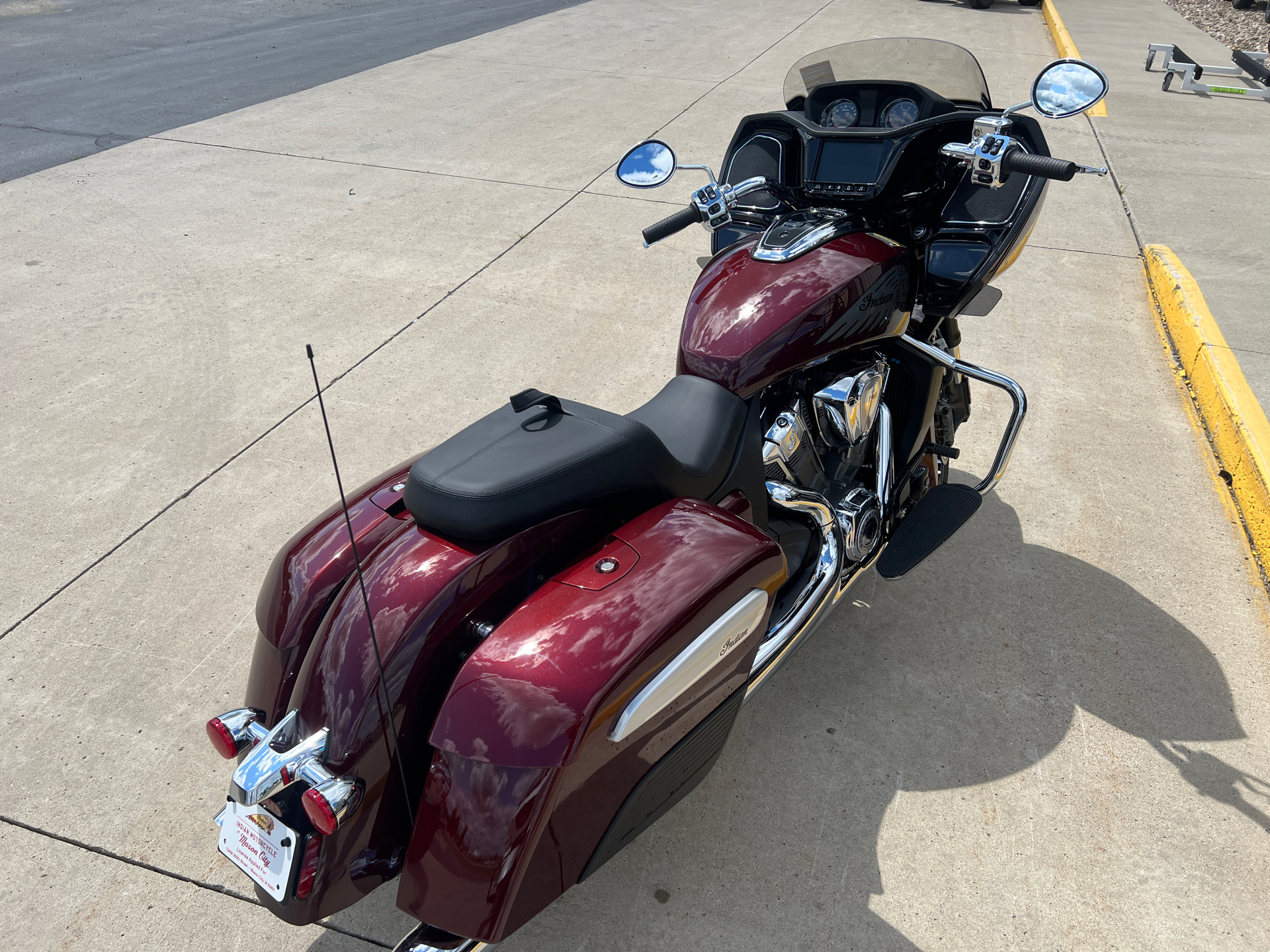 2022 Indian Motorcycle Challenger® Limited in Mason City, Iowa - Photo 3