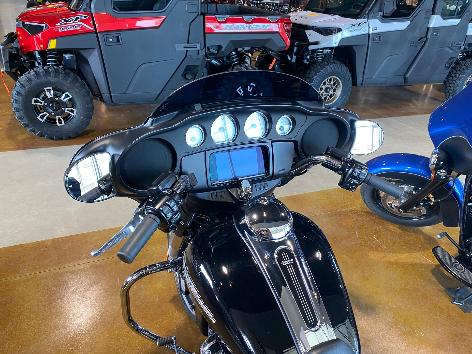 2019 Harley-Davidson Street Glide® in Mason City, Iowa - Photo 3