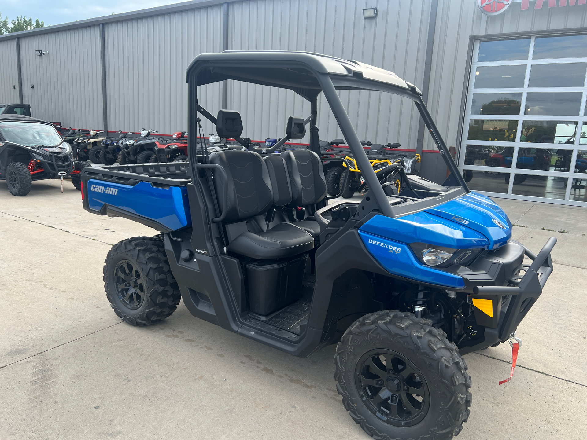 2023 Can-Am Defender XT HD9 in Mason City, Iowa - Photo 1