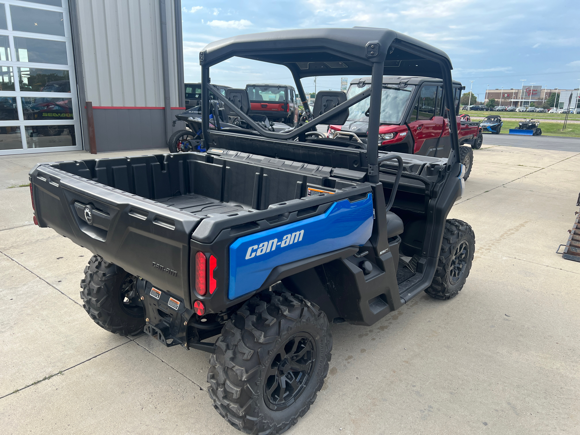 2023 Can-Am Defender XT HD9 in Mason City, Iowa - Photo 5