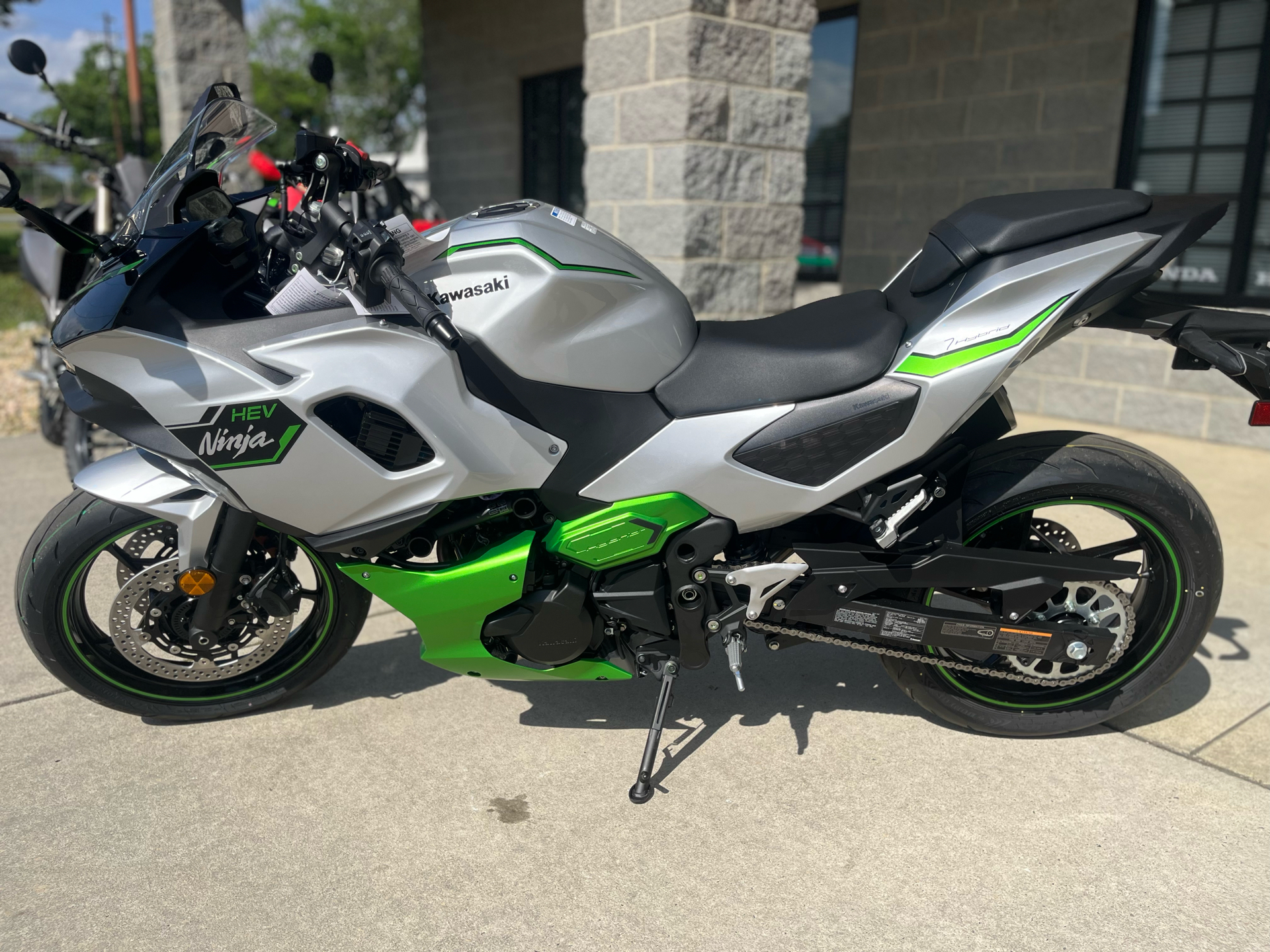 2024 Kawasaki Ninja 7 Hybrid ABS in Greensboro, North Carolina - Photo 3