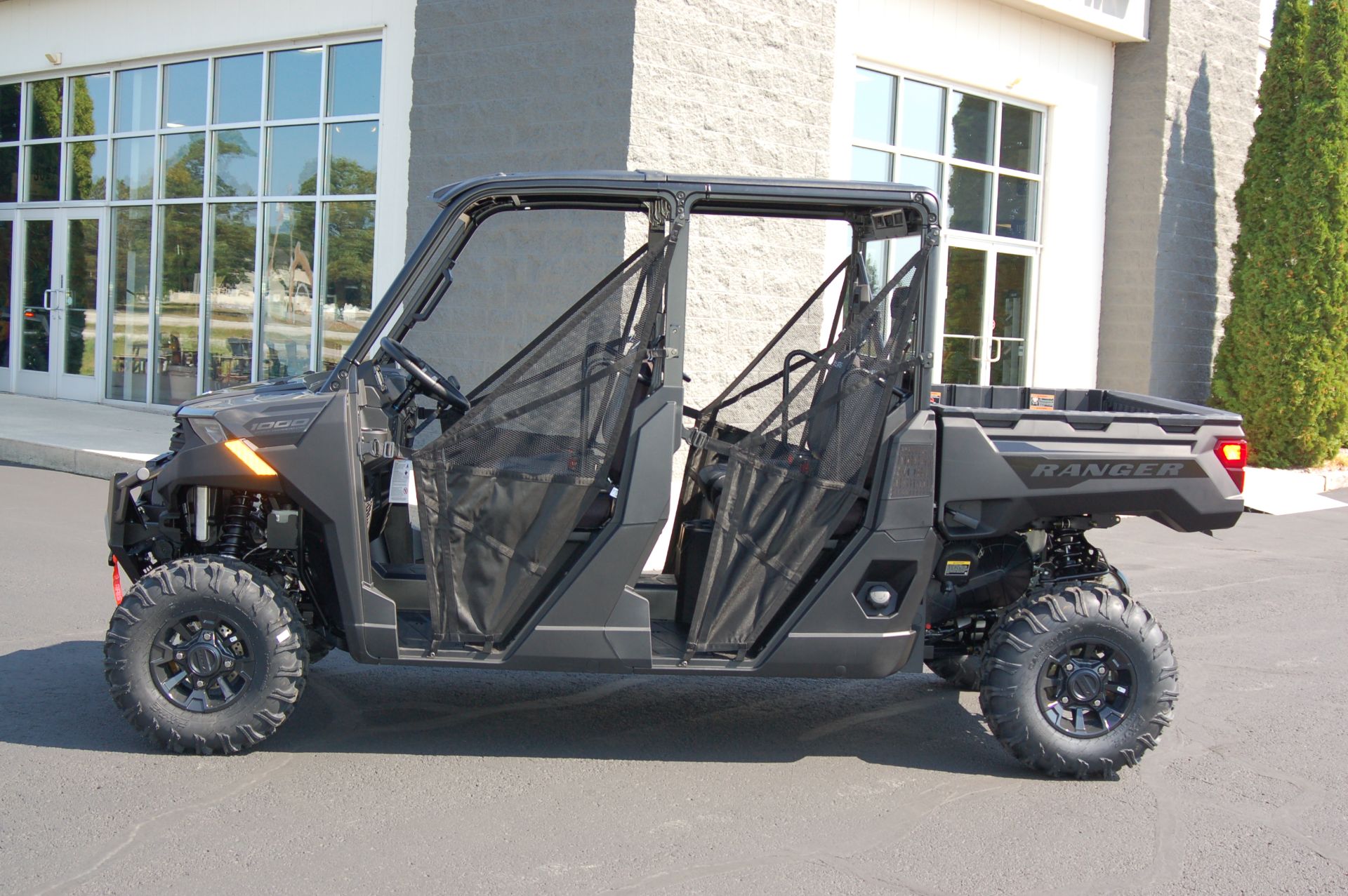 2025 Polaris Ranger Crew 1000 Premium in Sturgeon Bay, Wisconsin - Photo 2