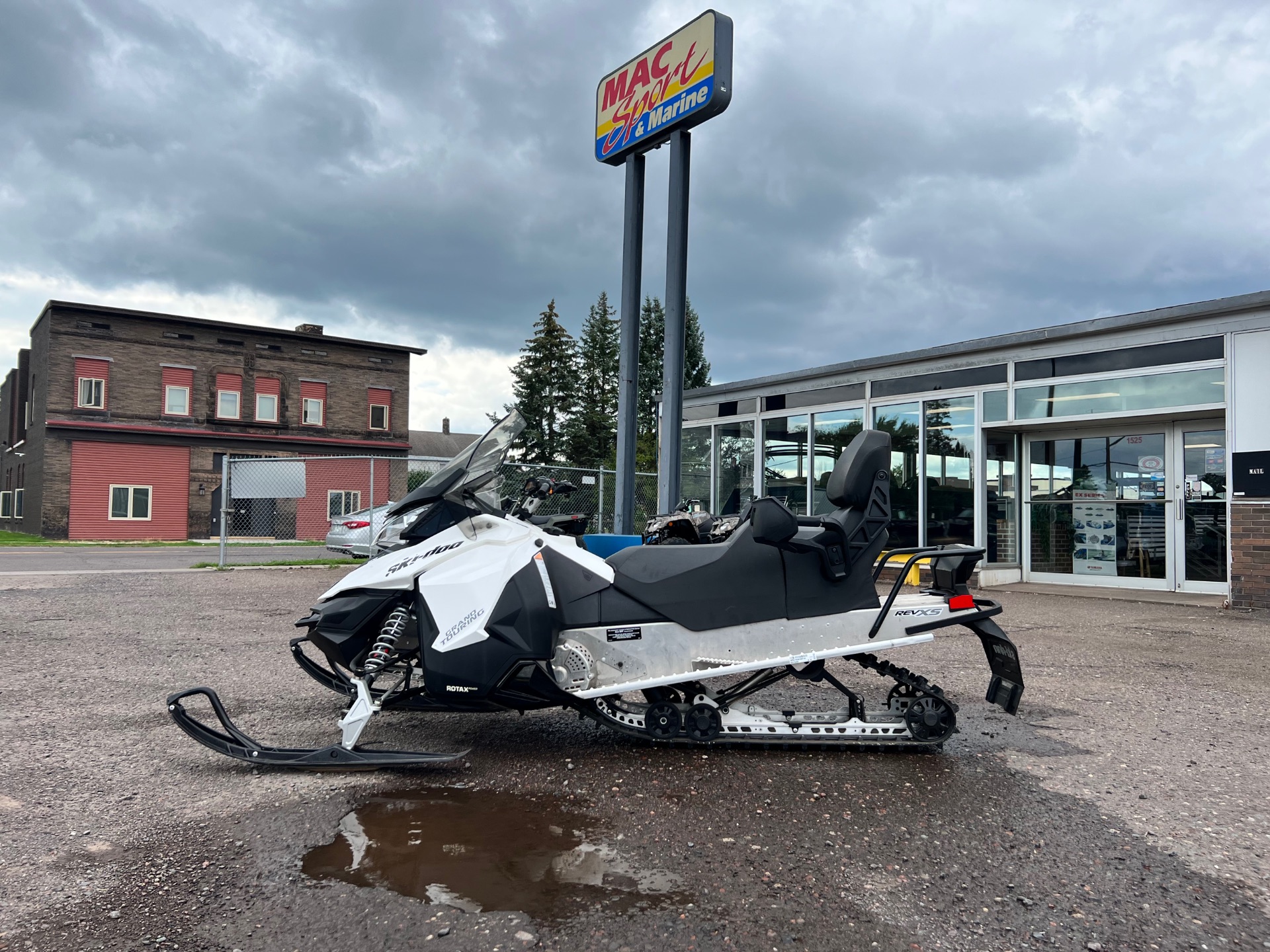 2019 Ski-Doo Grand Touring Sport 600 ACE in Superior, Wisconsin - Photo 1
