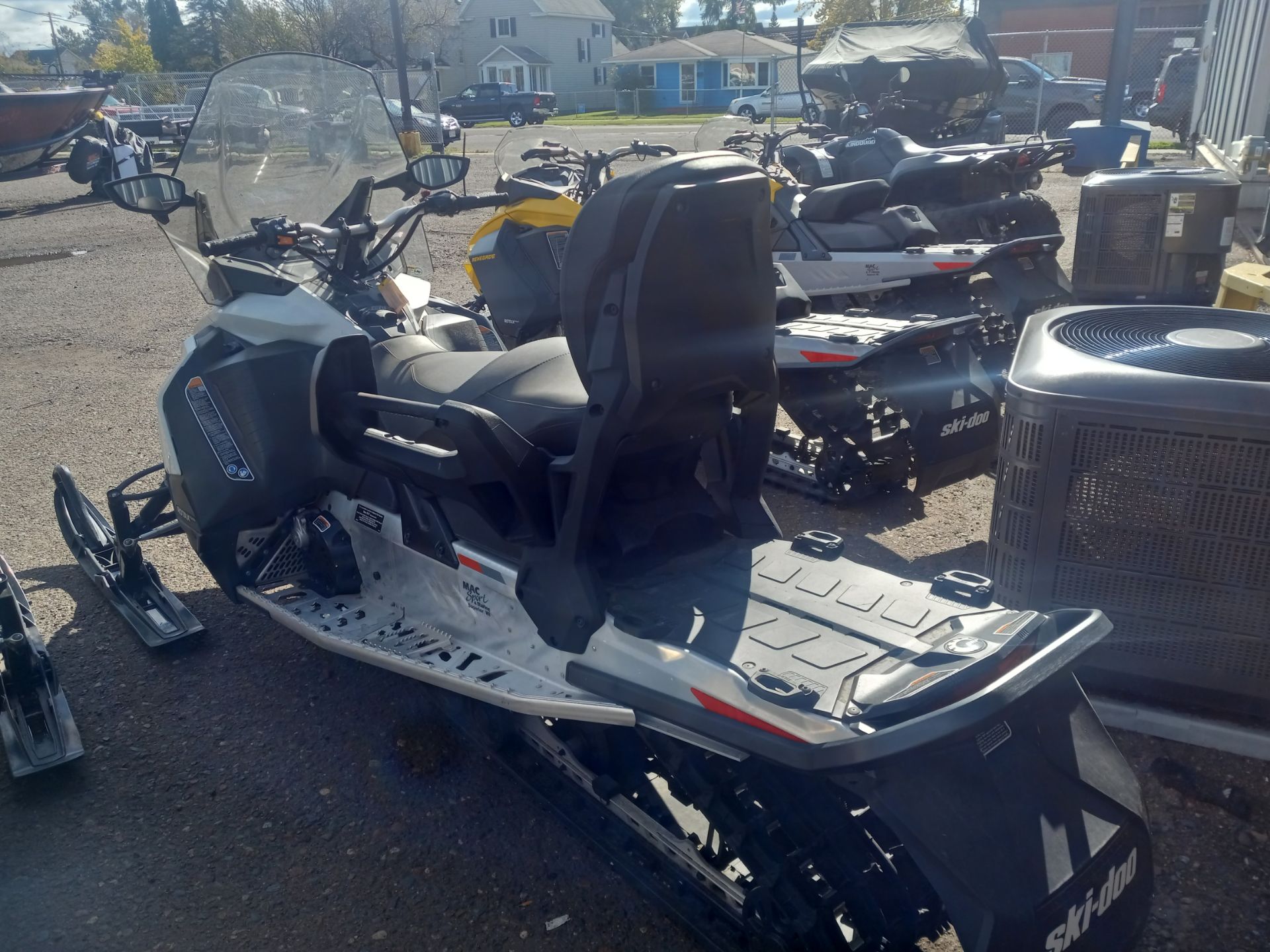 2022 Ski-Doo Grand Touring Sport 900 ACE ES Silent Track II 1.25 in Superior, Wisconsin - Photo 5