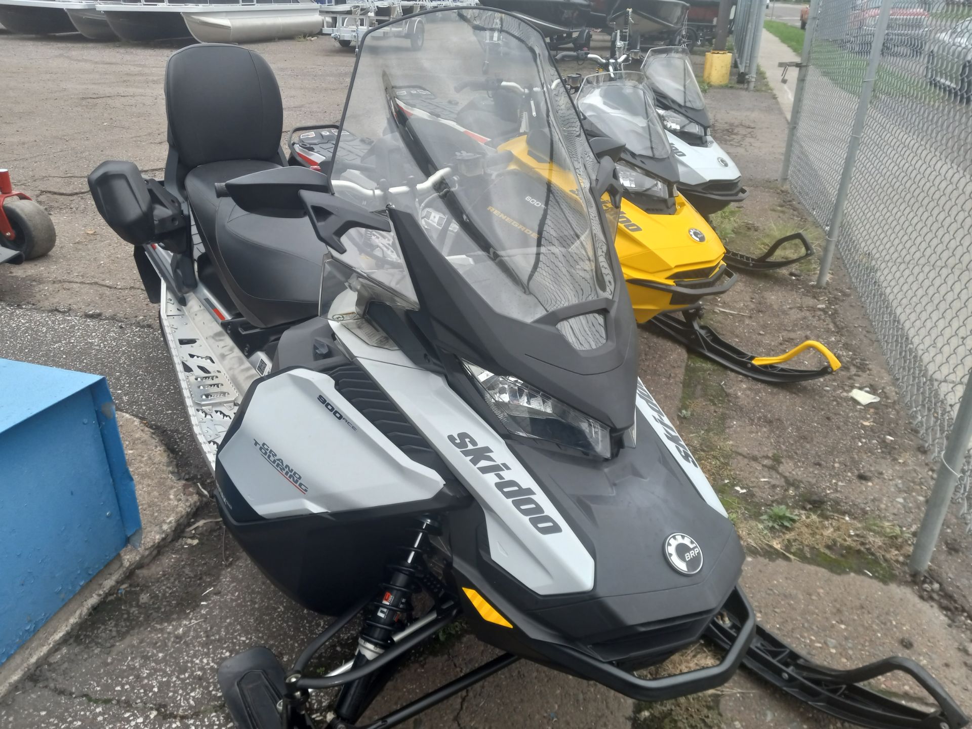 2022 Ski-Doo Grand Touring Sport 900 ACE ES Silent Track II 1.25 in Superior, Wisconsin - Photo 1