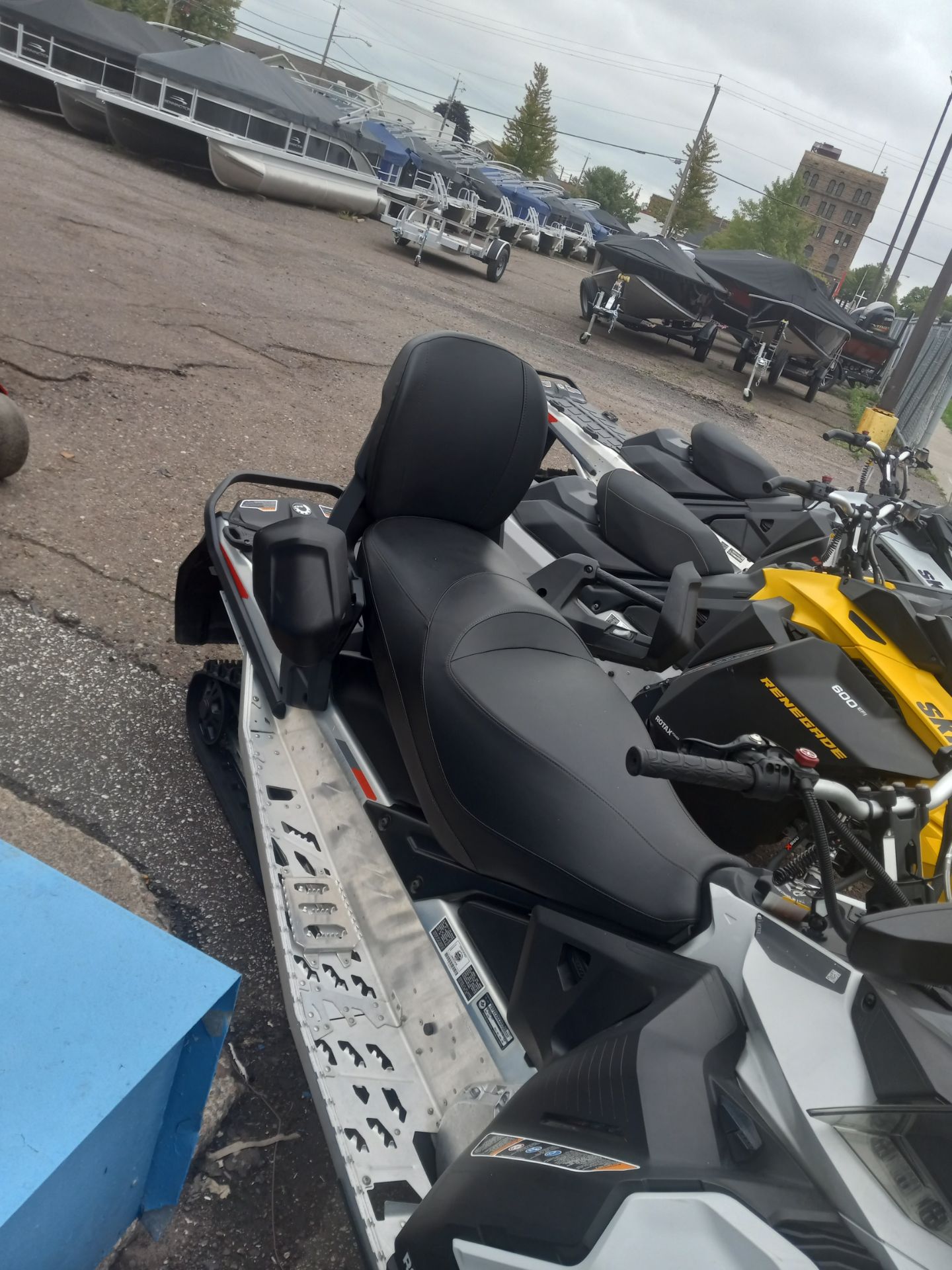 2022 Ski-Doo Grand Touring Sport 900 ACE ES Silent Track II 1.25 in Superior, Wisconsin - Photo 7
