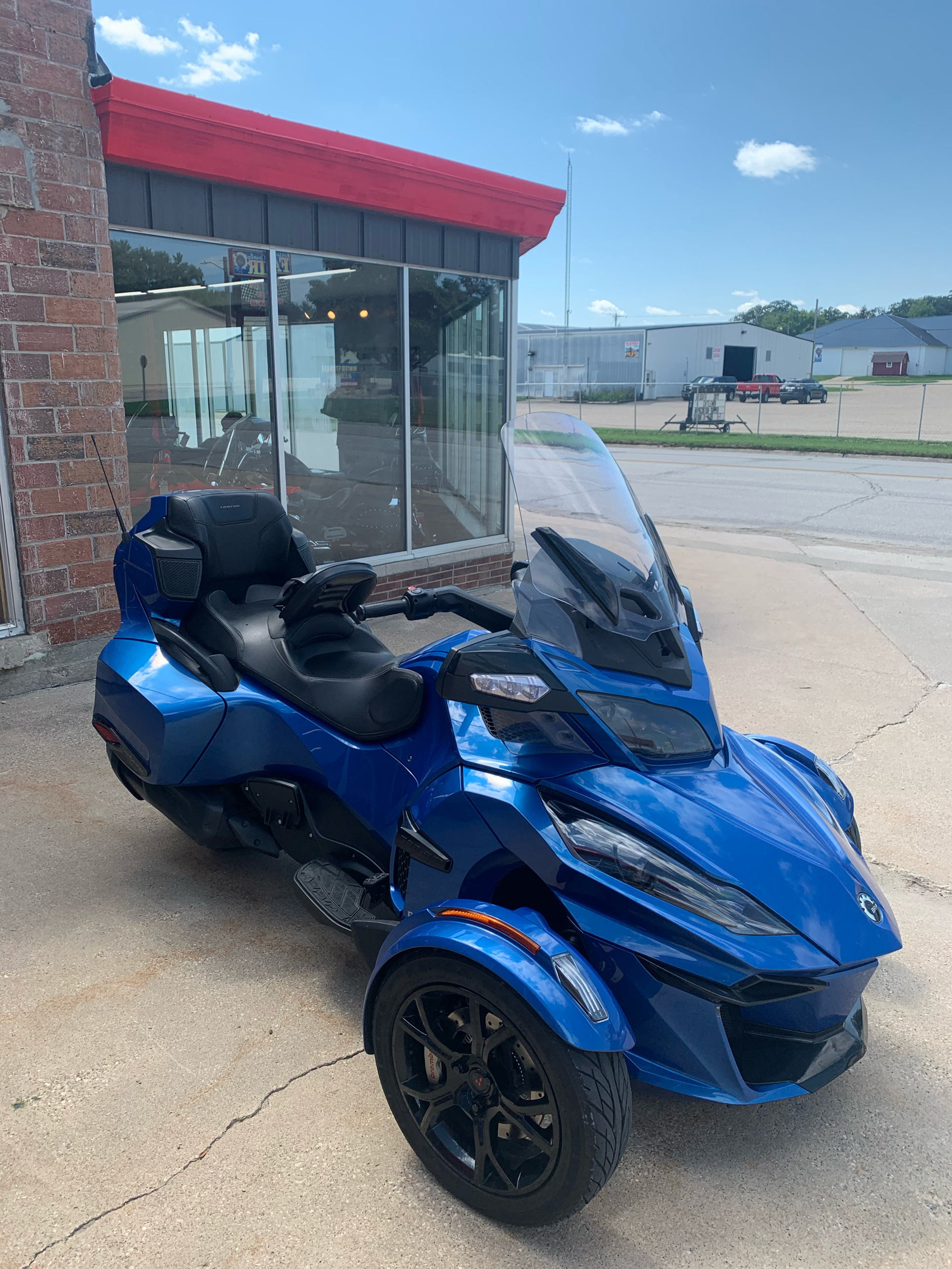 2019 Can-Am Spyder RT Limited in Algona, Iowa - Photo 2
