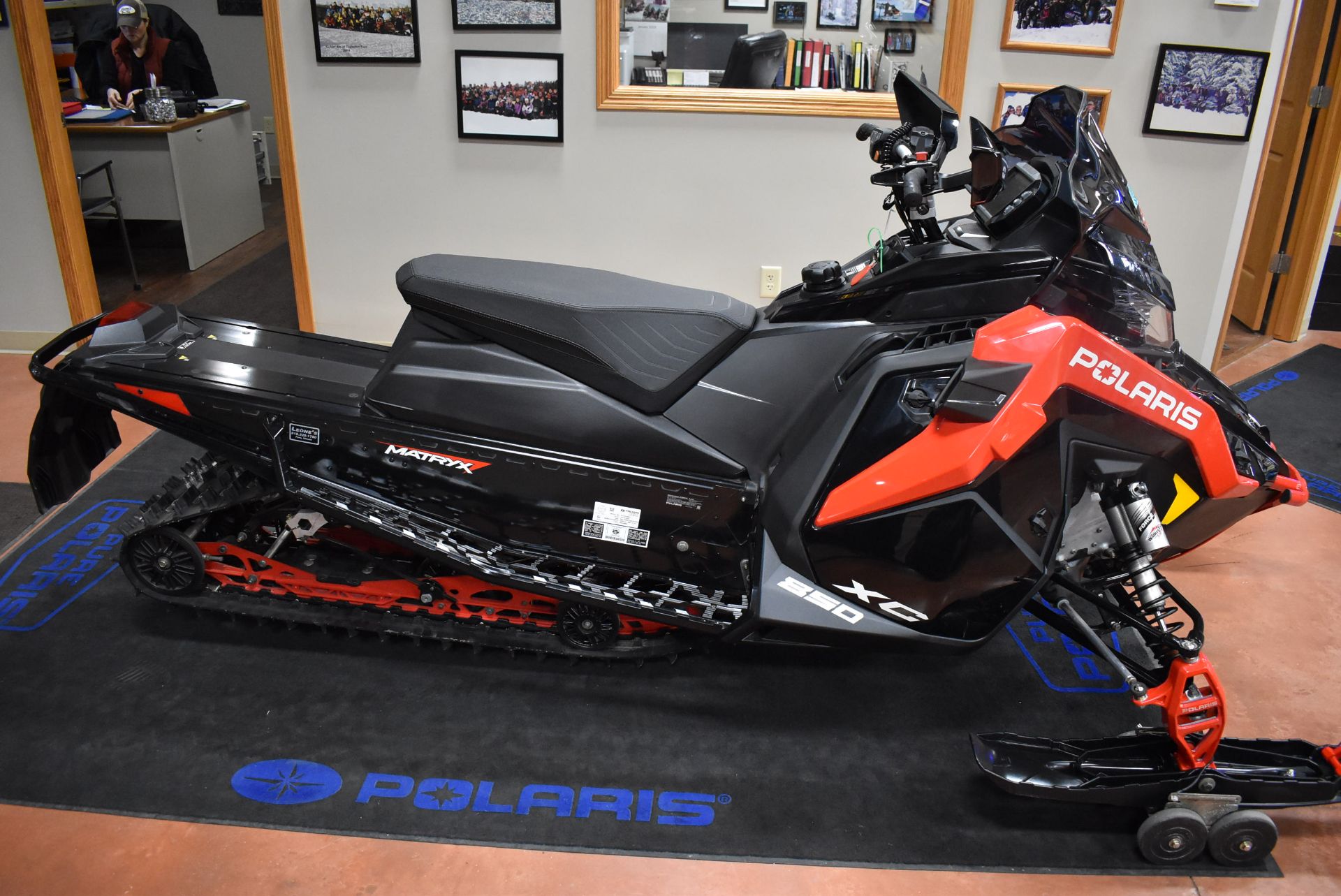 2021 Polaris 850 Indy XC 137 Launch Edition Factory Choice in Peru, Illinois - Photo 7