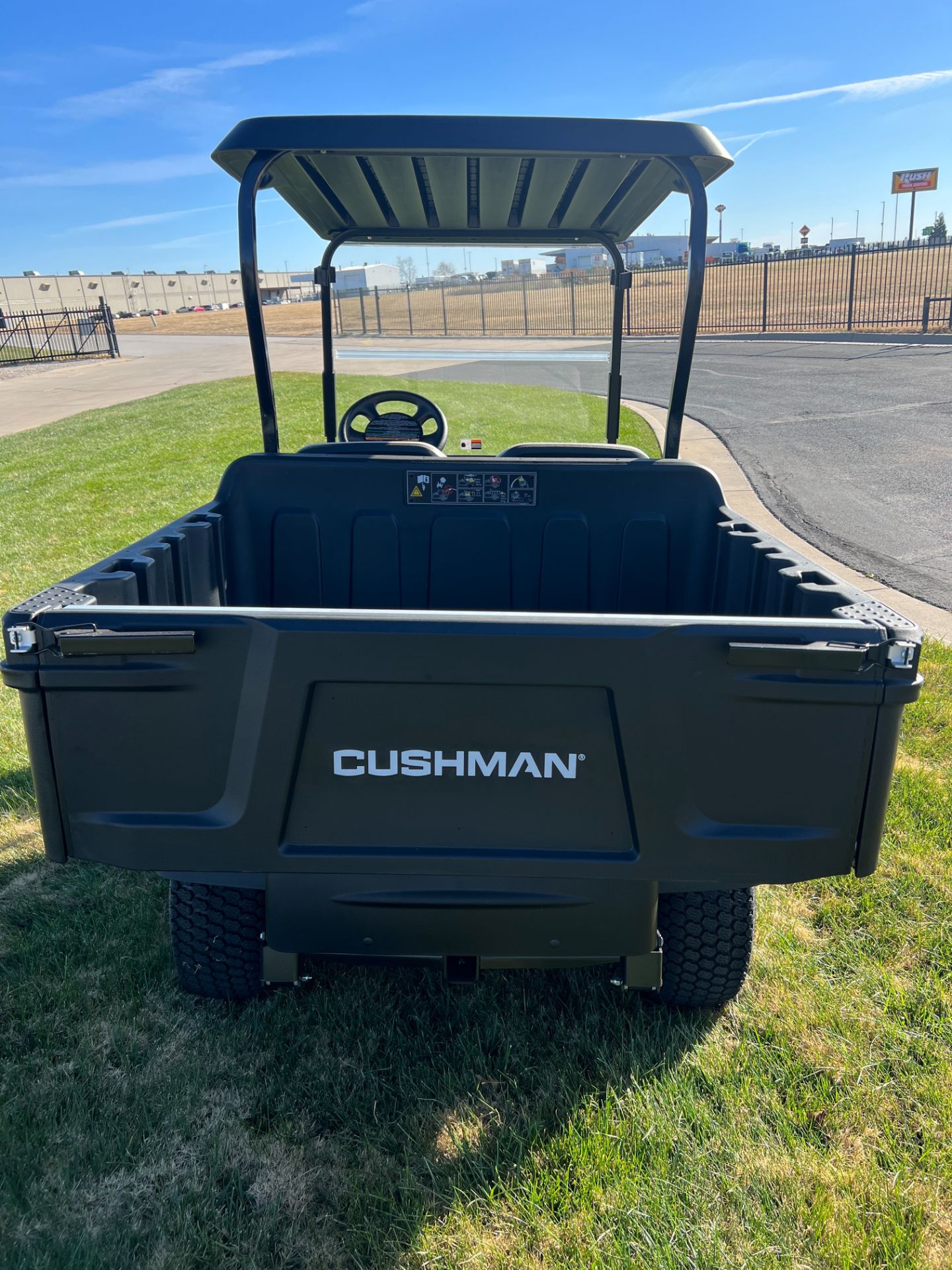 2024 Cushman HAULER 1200X GAS EFI in Wichita, Kansas - Photo 2