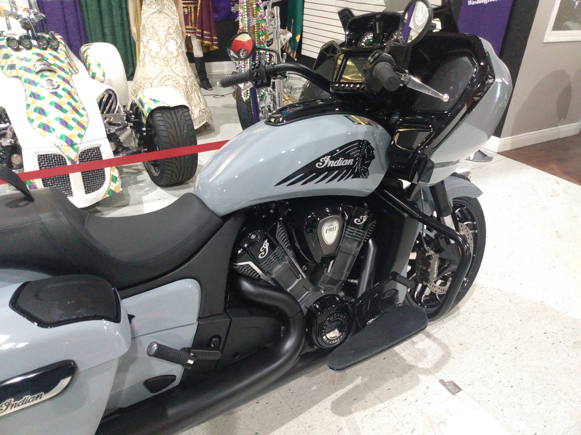 2024 Indian Motorcycle Challenger® Dark Horse® Icon with PowerBand Audio Package in Saint Rose, Louisiana - Photo 7