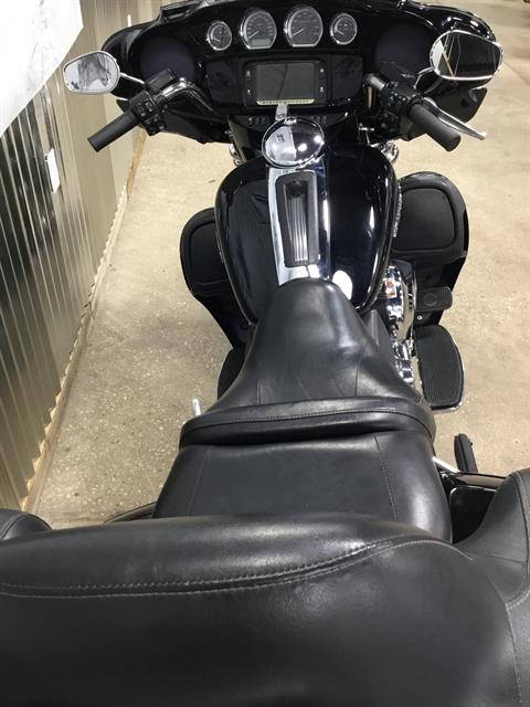 2016 Harley-Davidson Electra Glide® Ultra Classic® in Sheboygan, Wisconsin - Photo 16