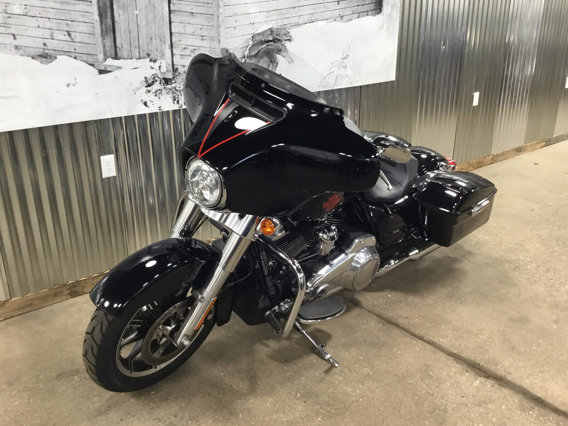2020 Harley-Davidson Electra Glide® Standard in Sheboygan, Wisconsin - Photo 4