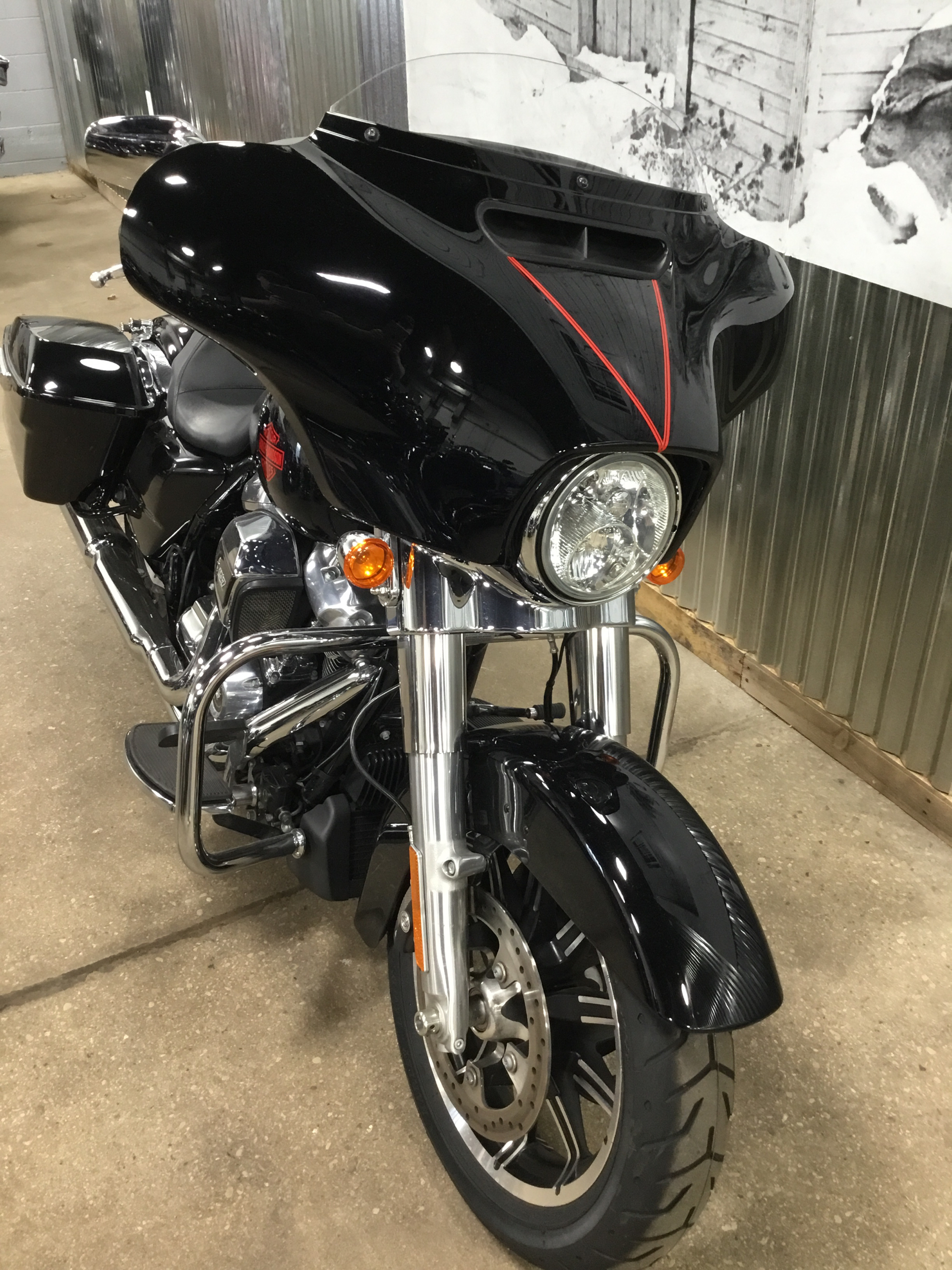 2020 Harley-Davidson Electra Glide® Standard in Sheboygan, Wisconsin - Photo 6