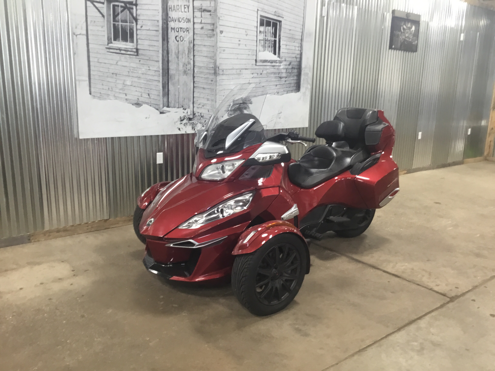 2016 Can-Am Spyder RT SM6 in Sheboygan, Wisconsin - Photo 4