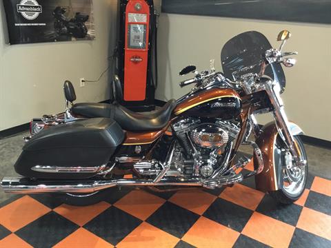 2008 Harley-Davidson CVO™ Screamin' Eagle® Road King® in Sheboygan, Wisconsin - Photo 2