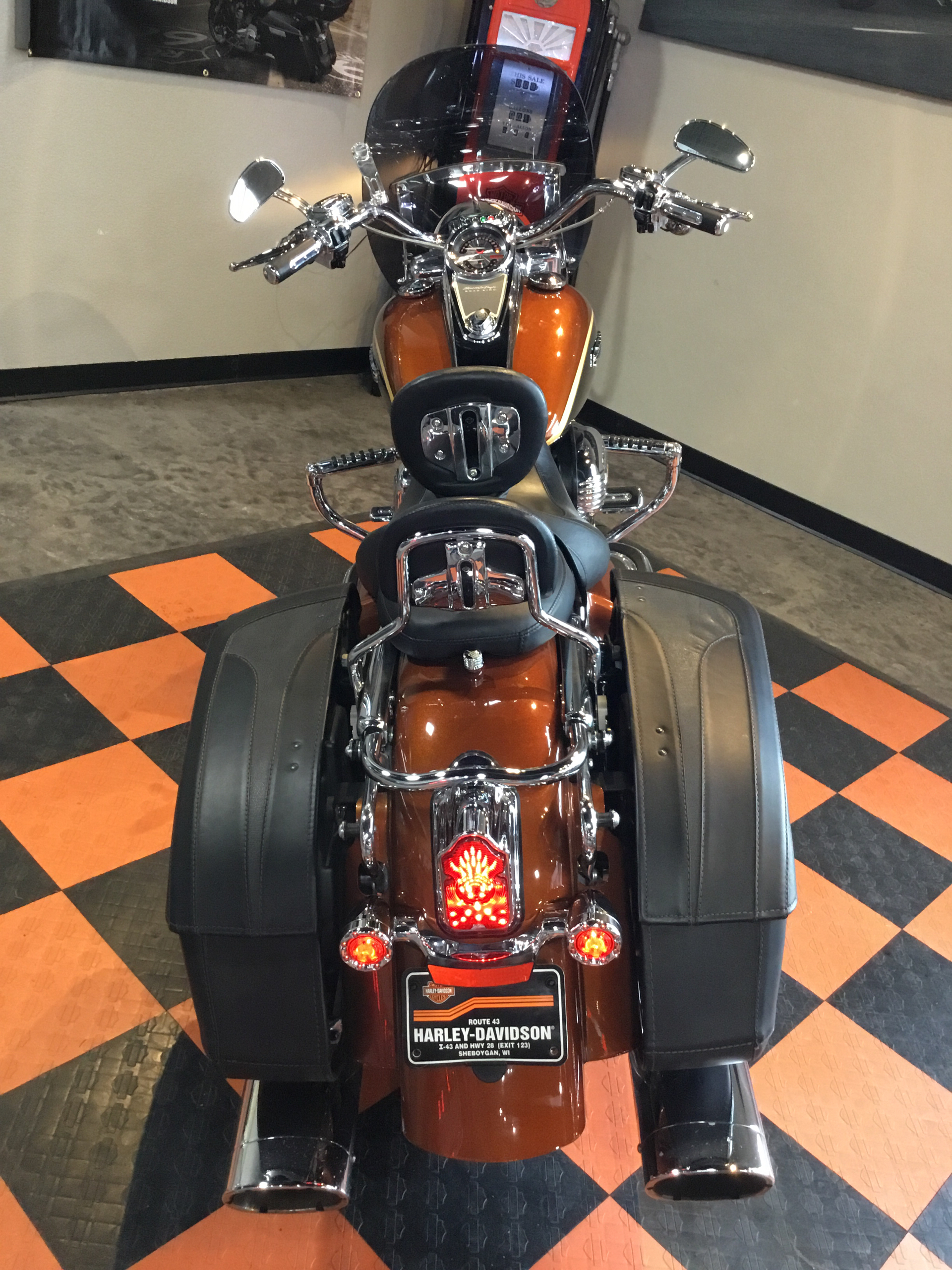 2008 Harley-Davidson CVO™ Screamin' Eagle® Road King® in Sheboygan, Wisconsin - Photo 5