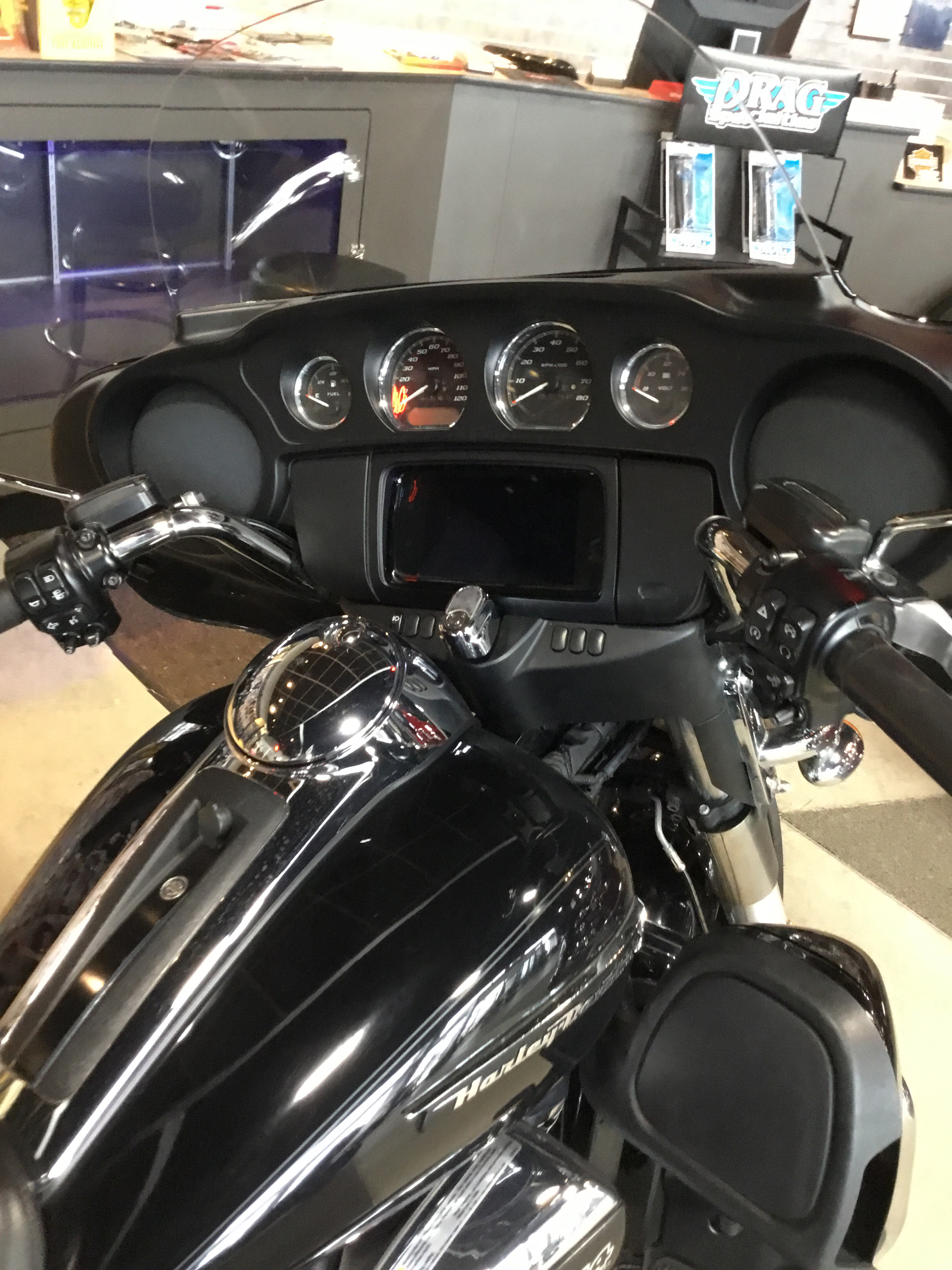 2019 Harley-Davidson Electra Glide® Ultra Classic® in Sheboygan, Wisconsin - Photo 4