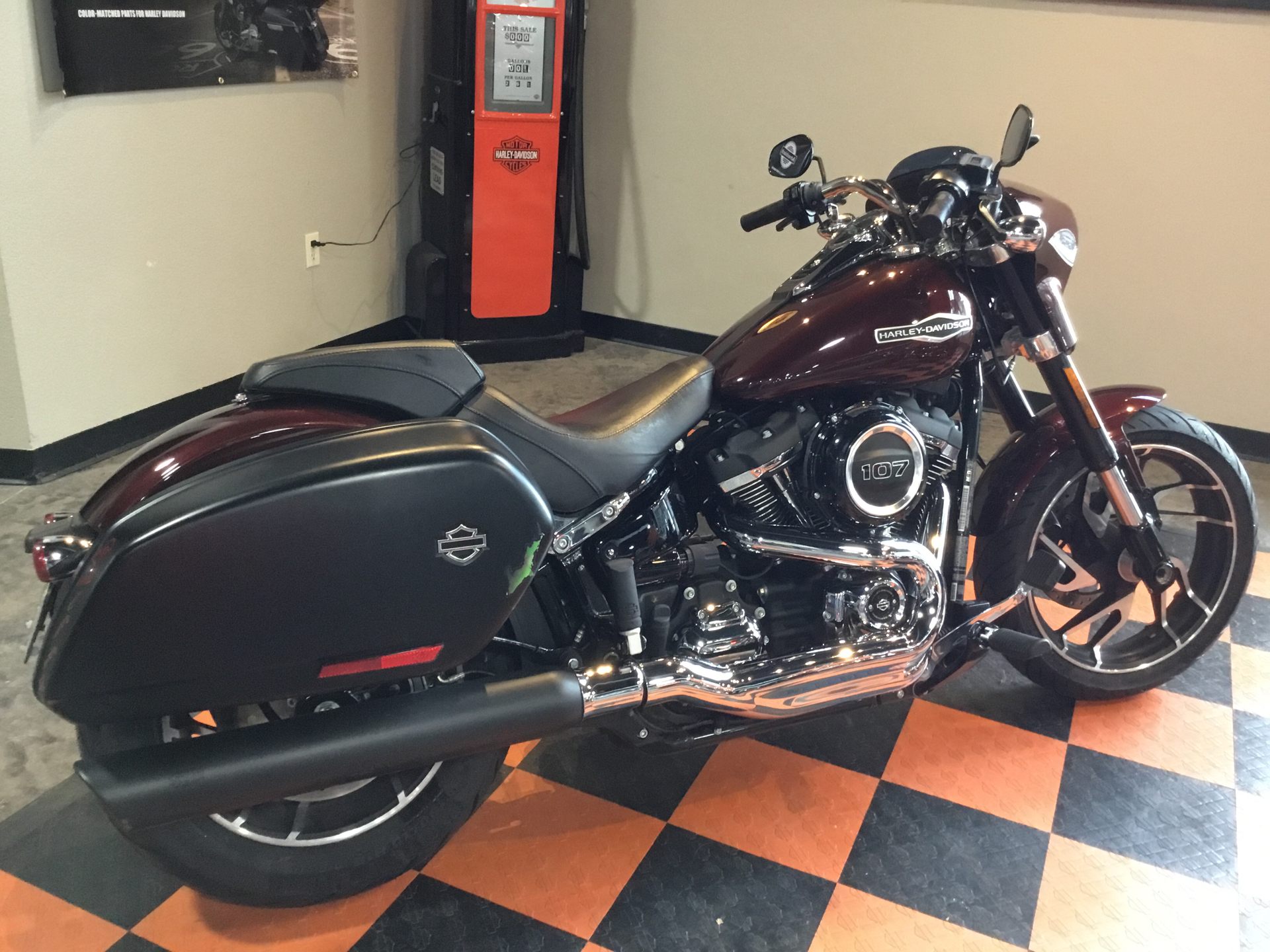 2018 Harley-Davidson Sport Glide® in Sheboygan, Wisconsin - Photo 3