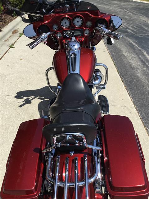 2009 Harley-Davidson Street Glide® in Sheboygan, Wisconsin - Photo 13