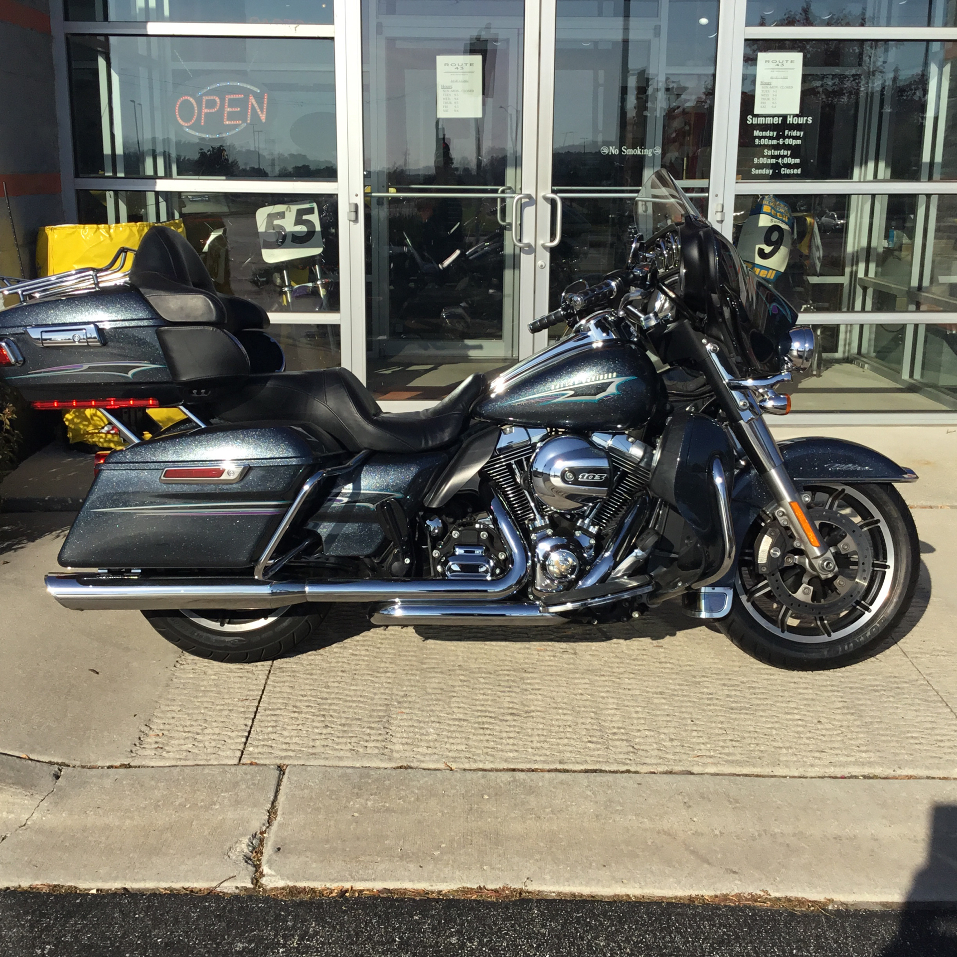 2015 Harley-Davidson Electra Glide® Ultra Classic® Low in Sheboygan, Wisconsin - Photo 2